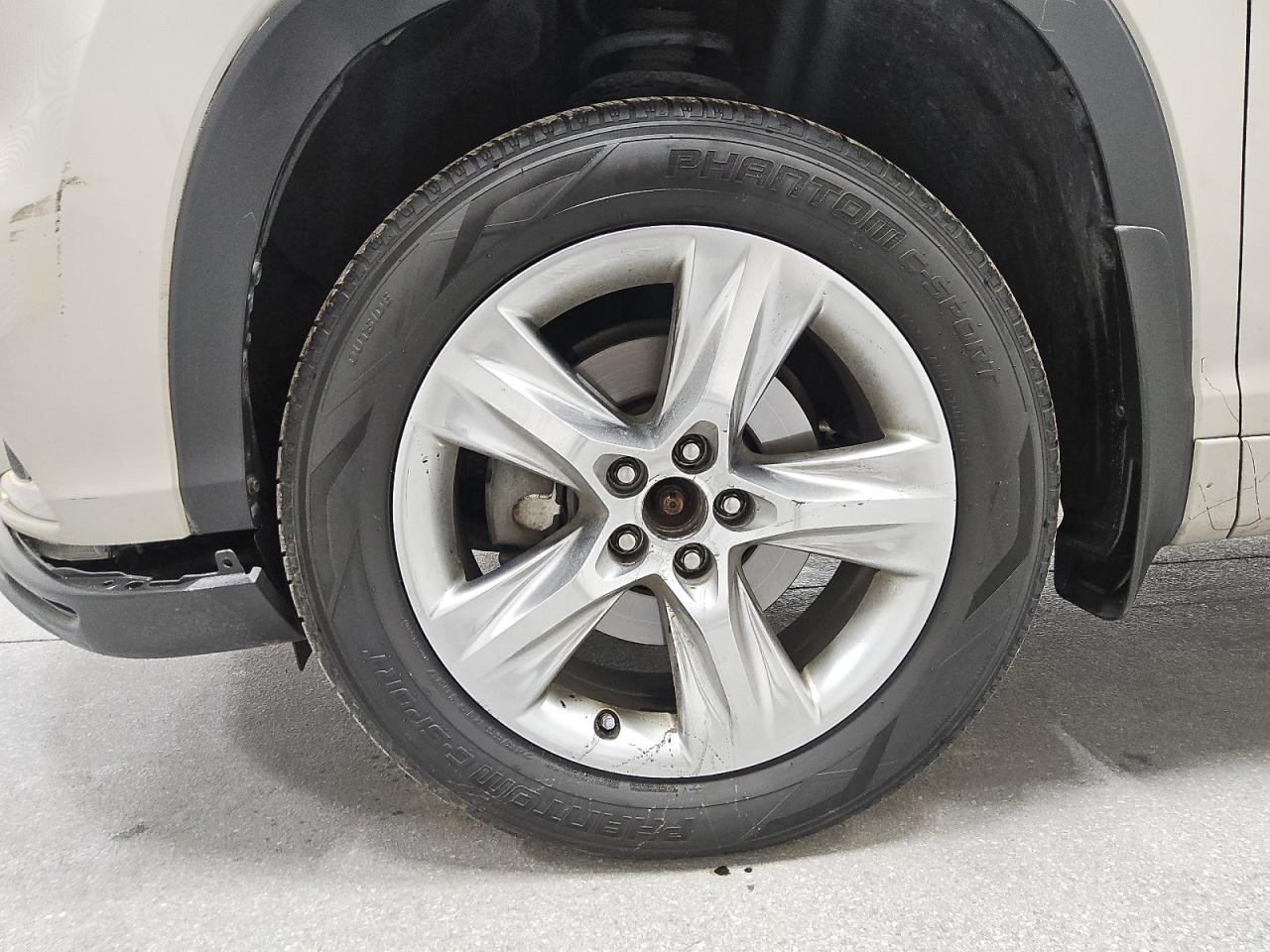 2014 Toyota Highlander Limited Platinum Tan vin: 5TDDKRFH2ES066096 Damage: Left Front Center Cap, Missing, Replacement Required