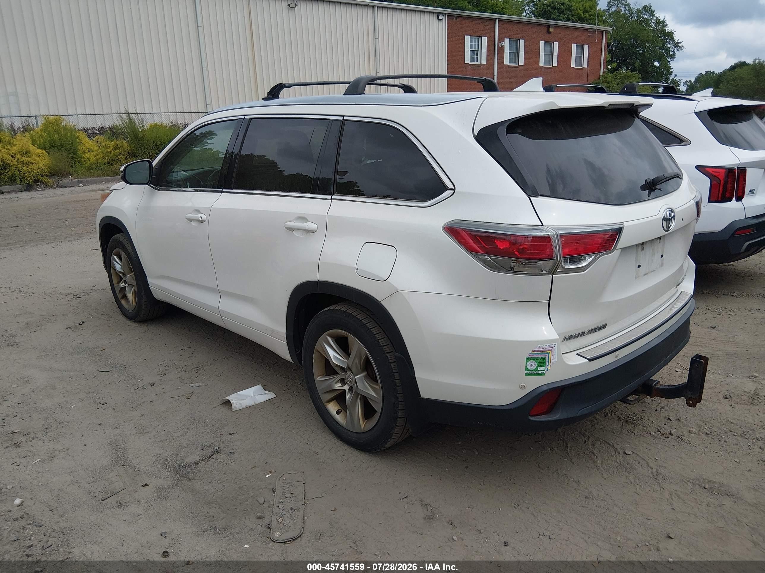 2015 Toyota Highlander Limited Platinum V6 White vin: 5TDDKRFH2FS095650