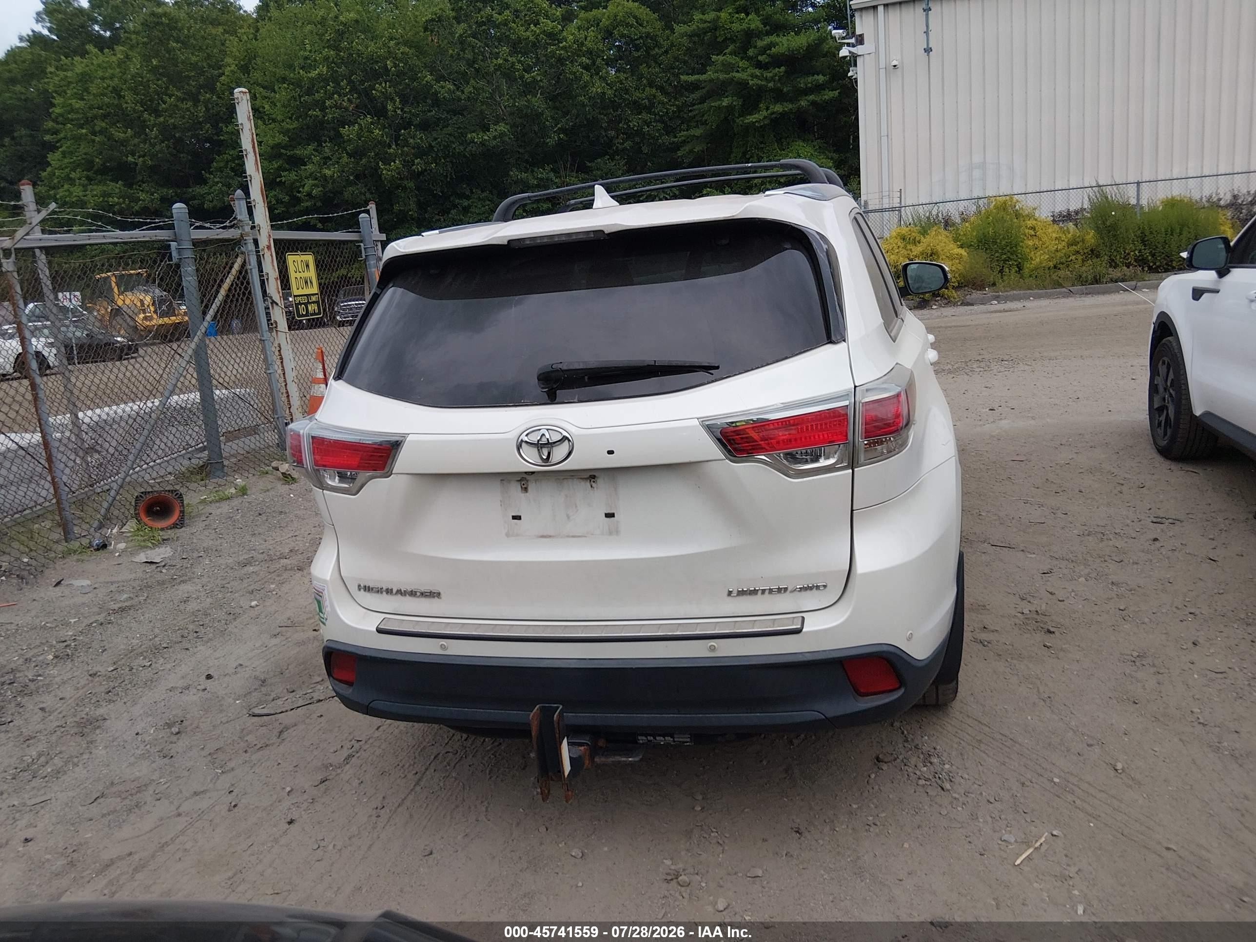 2015 Toyota Highlander Limited Platinum V6 White vin: 5TDDKRFH2FS095650