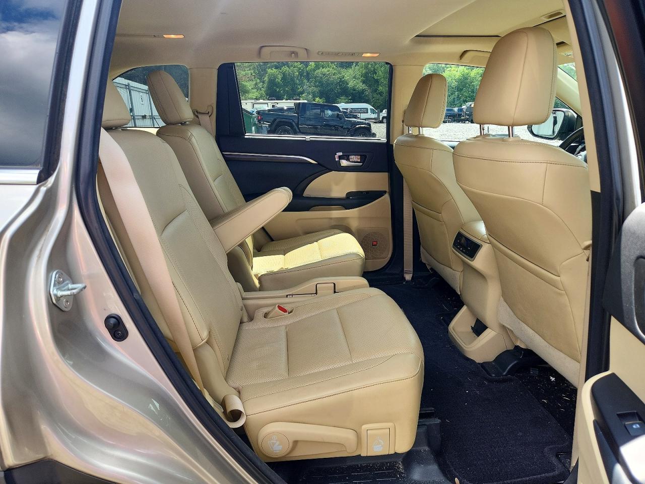 2015 Toyota Highlander Limited Gold vin: 5TDDKRFH2FS116609