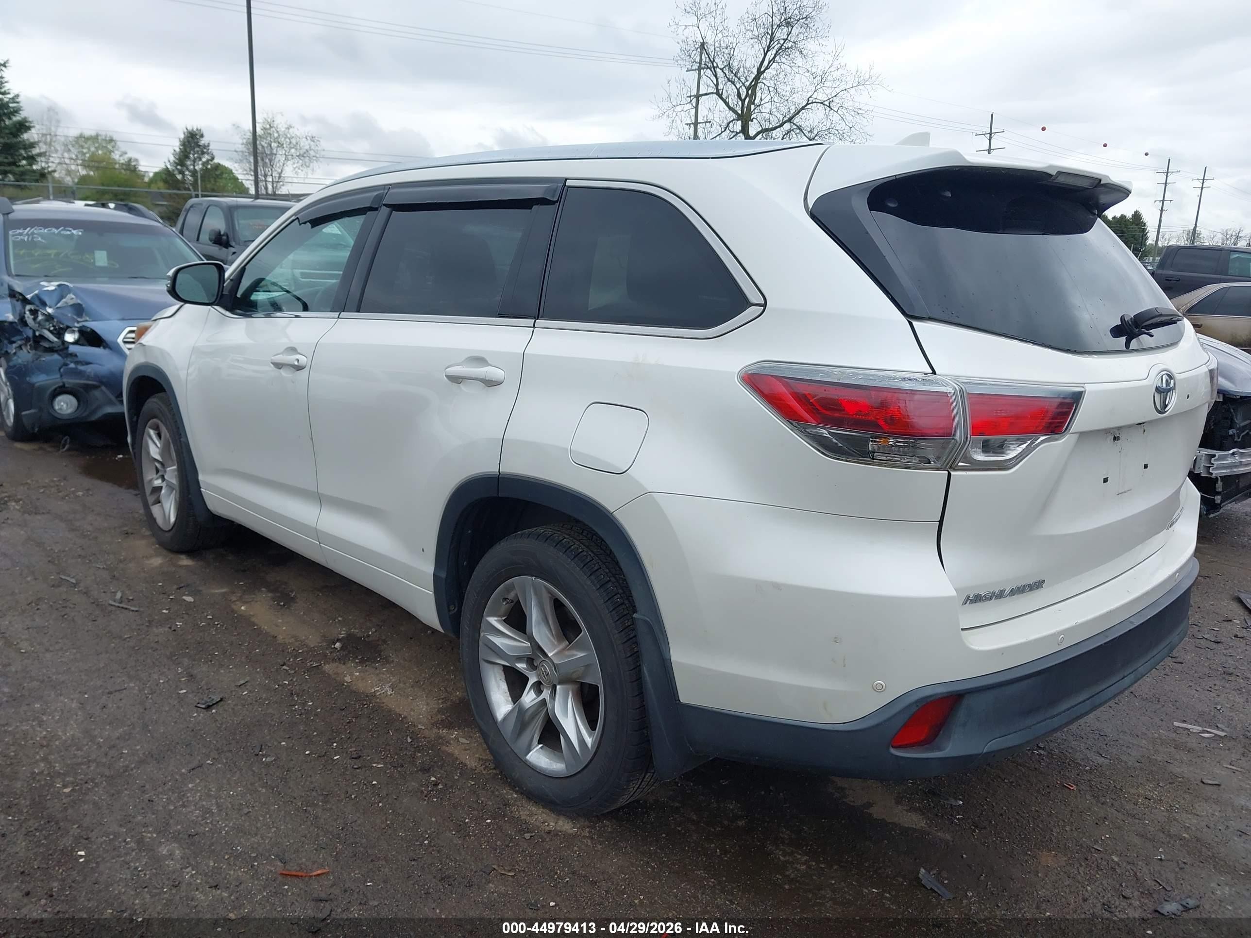 2015 Toyota Highlander Limited V6 White vin: 5TDDKRFH2FS138142