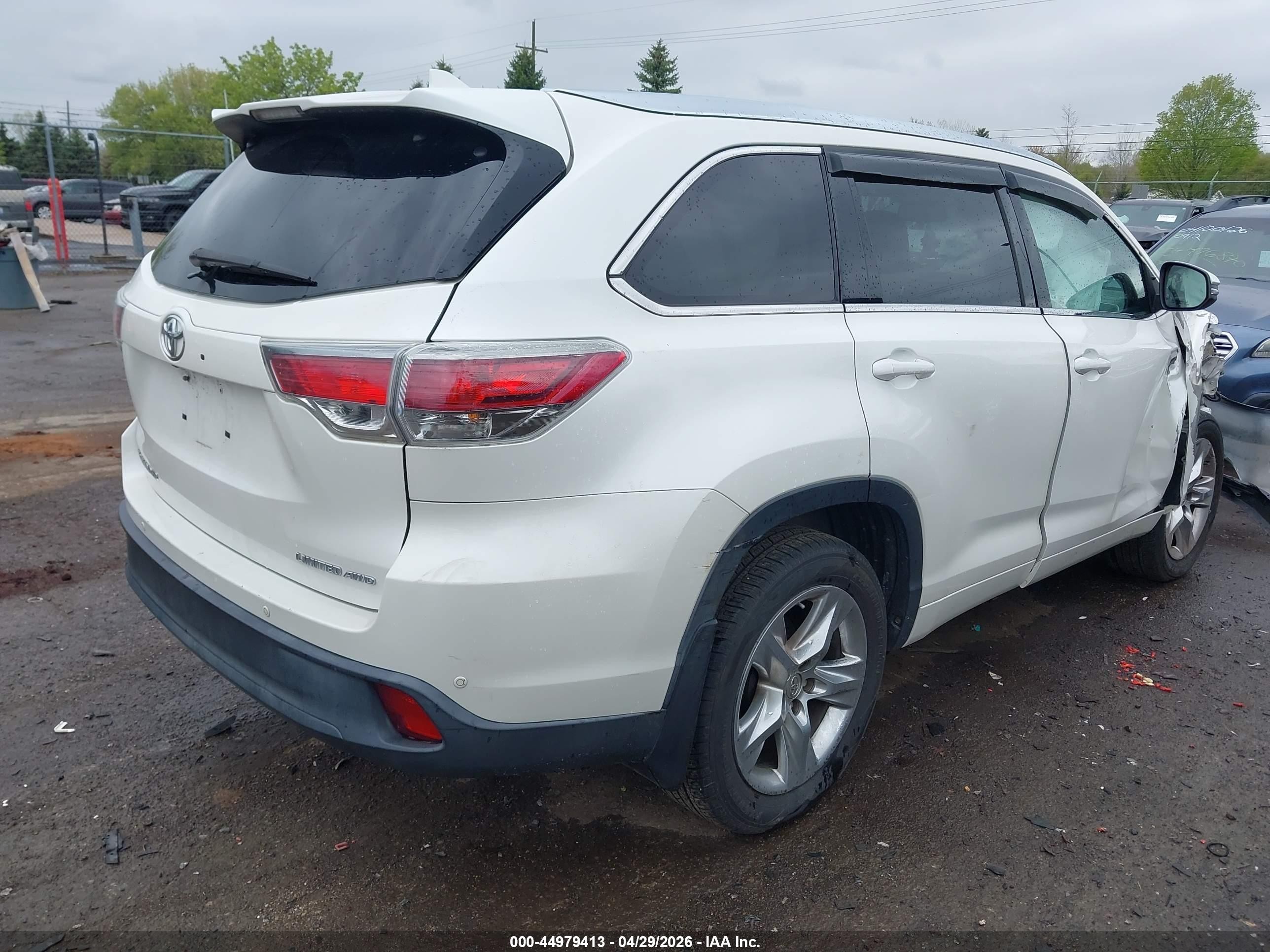 2015 Toyota Highlander Limited V6 White vin: 5TDDKRFH2FS138142