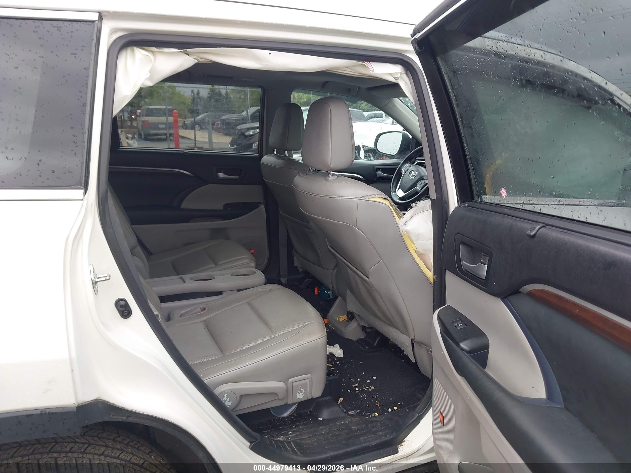 2015 Toyota Highlander Limited V6 White vin: 5TDDKRFH2FS138142