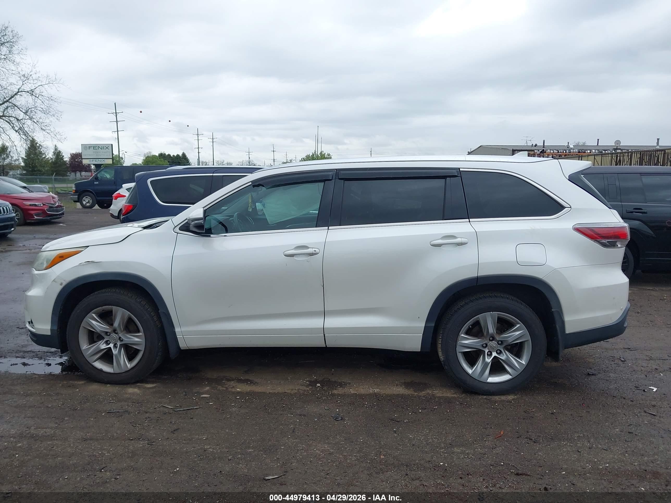 2015 Toyota Highlander Limited V6 White vin: 5TDDKRFH2FS138142