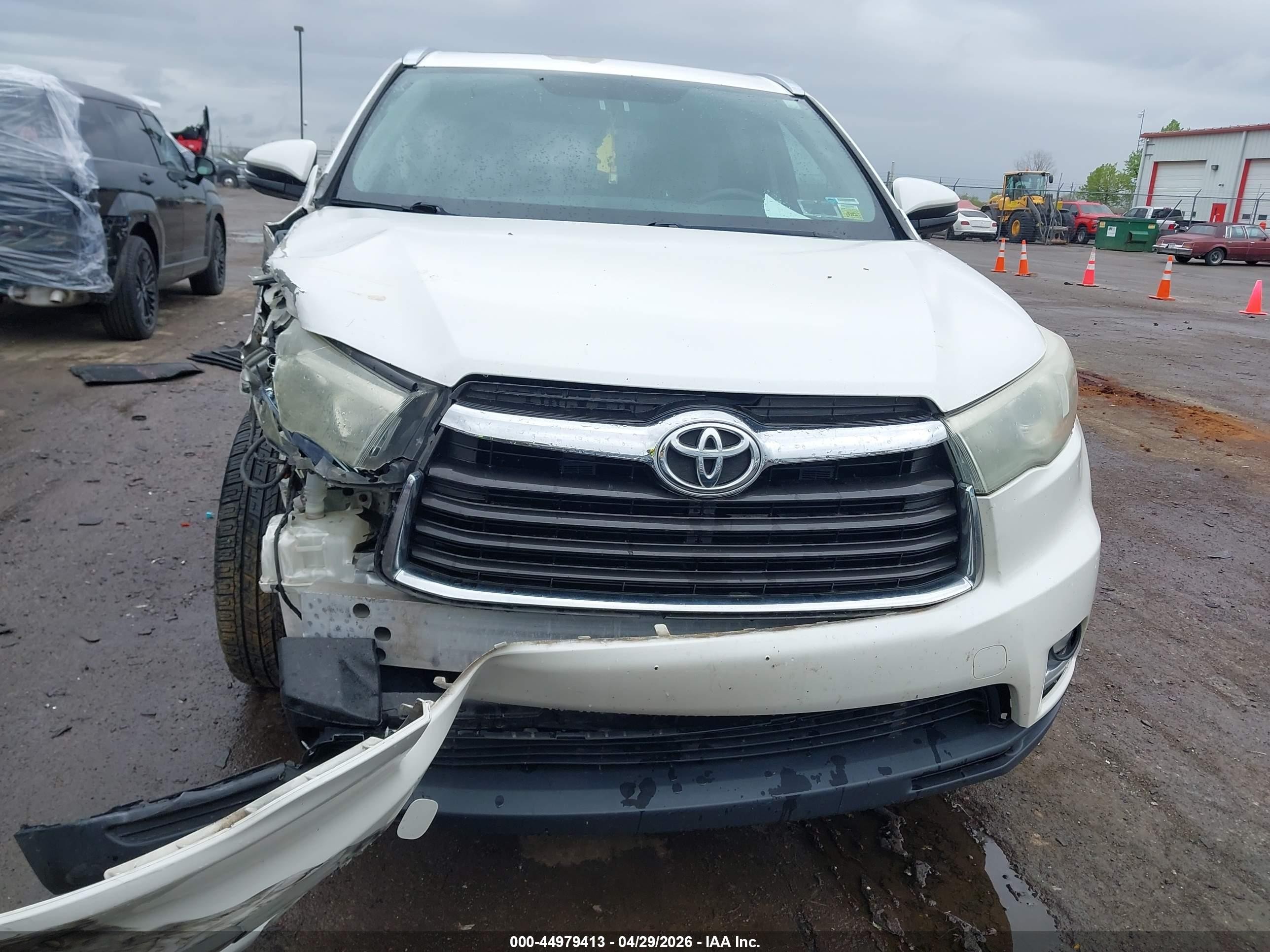 2015 Toyota Highlander Limited V6 White vin: 5TDDKRFH2FS138142