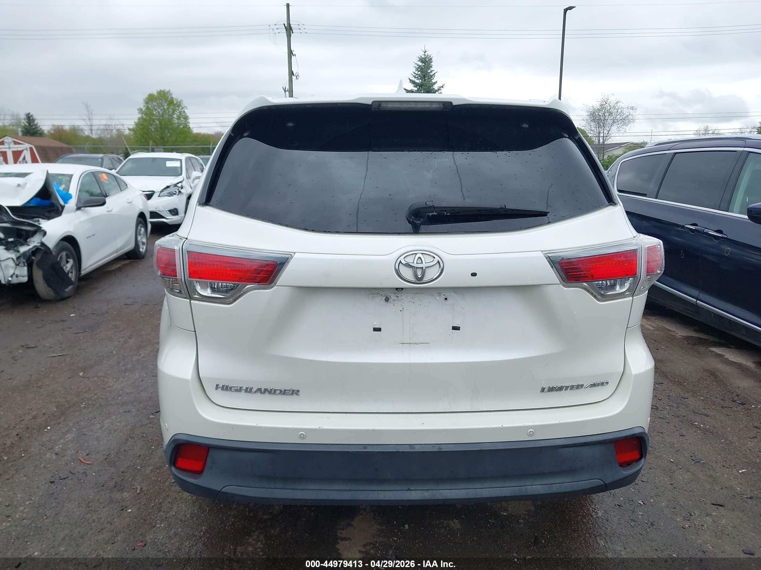 2015 Toyota Highlander Limited V6 White vin: 5TDDKRFH2FS138142