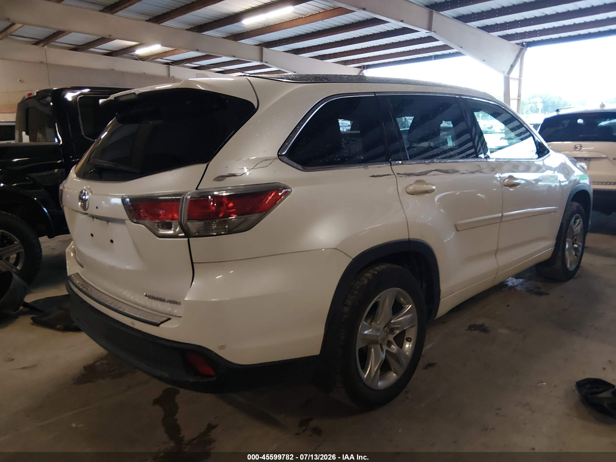 2015 Toyota Highlander Limited Platinum V6 White vin: 5TDDKRFH2FS183954