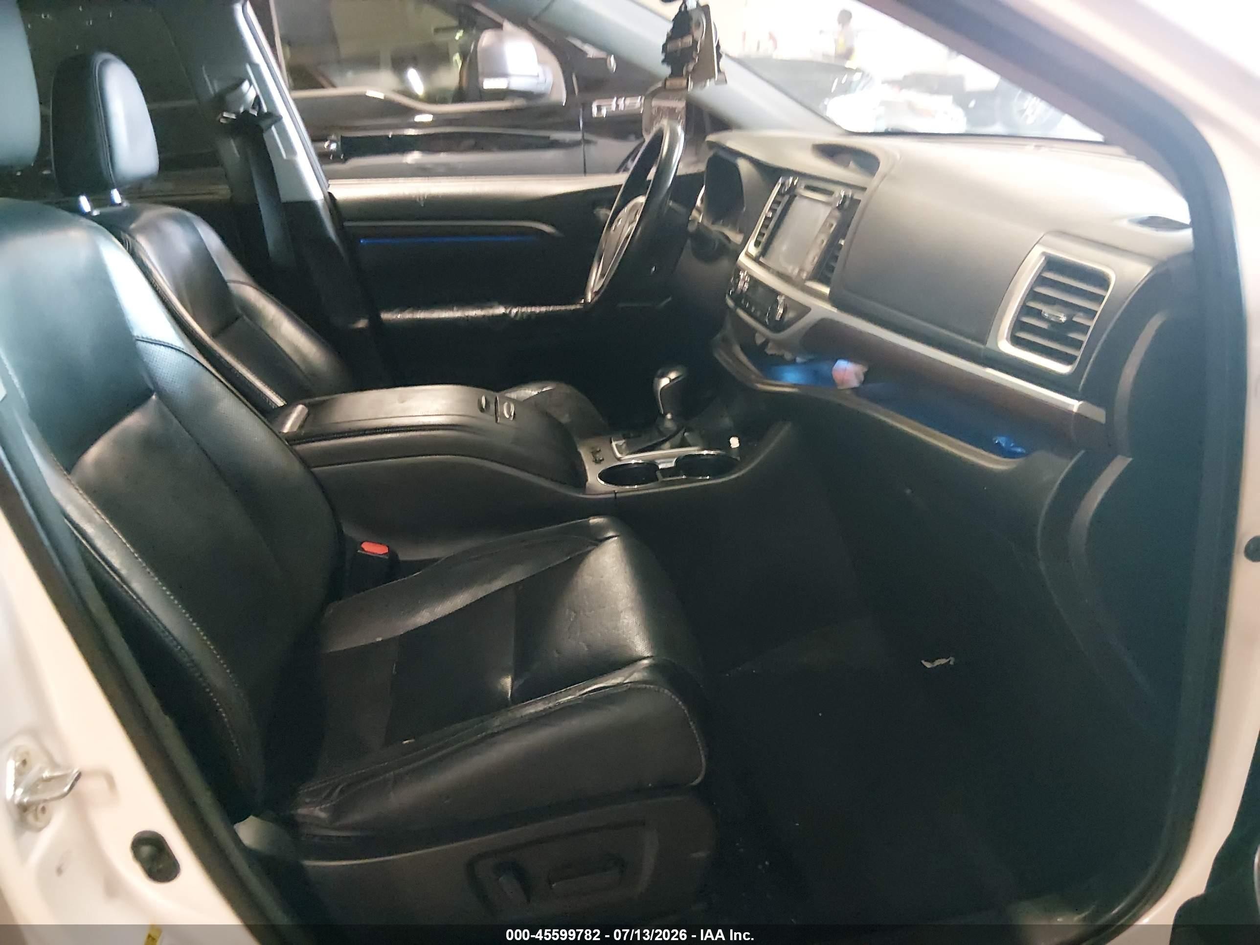 2015 Toyota Highlander Limited Platinum V6 White vin: 5TDDKRFH2FS183954