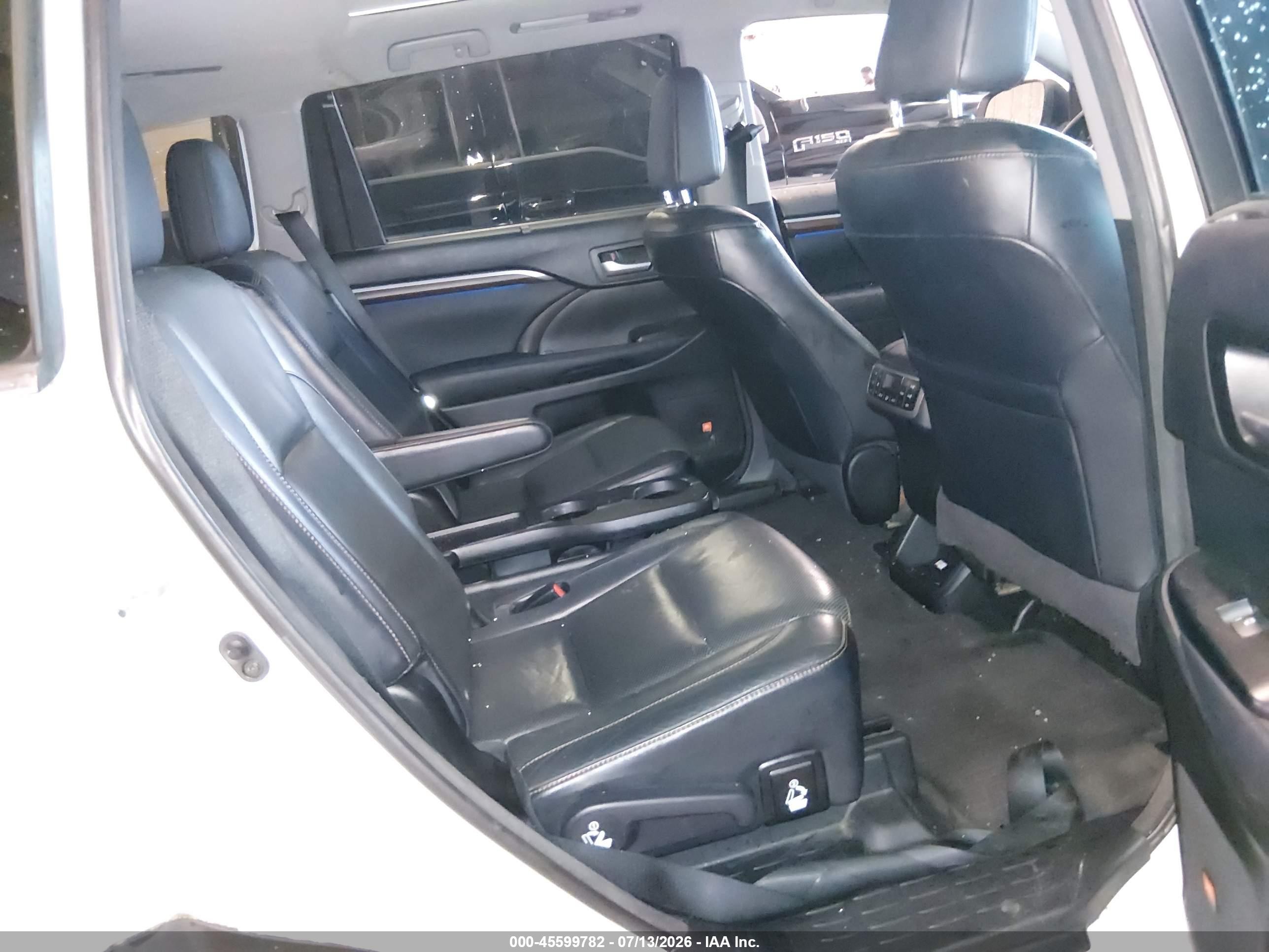 2015 Toyota Highlander Limited Platinum V6 White vin: 5TDDKRFH2FS183954