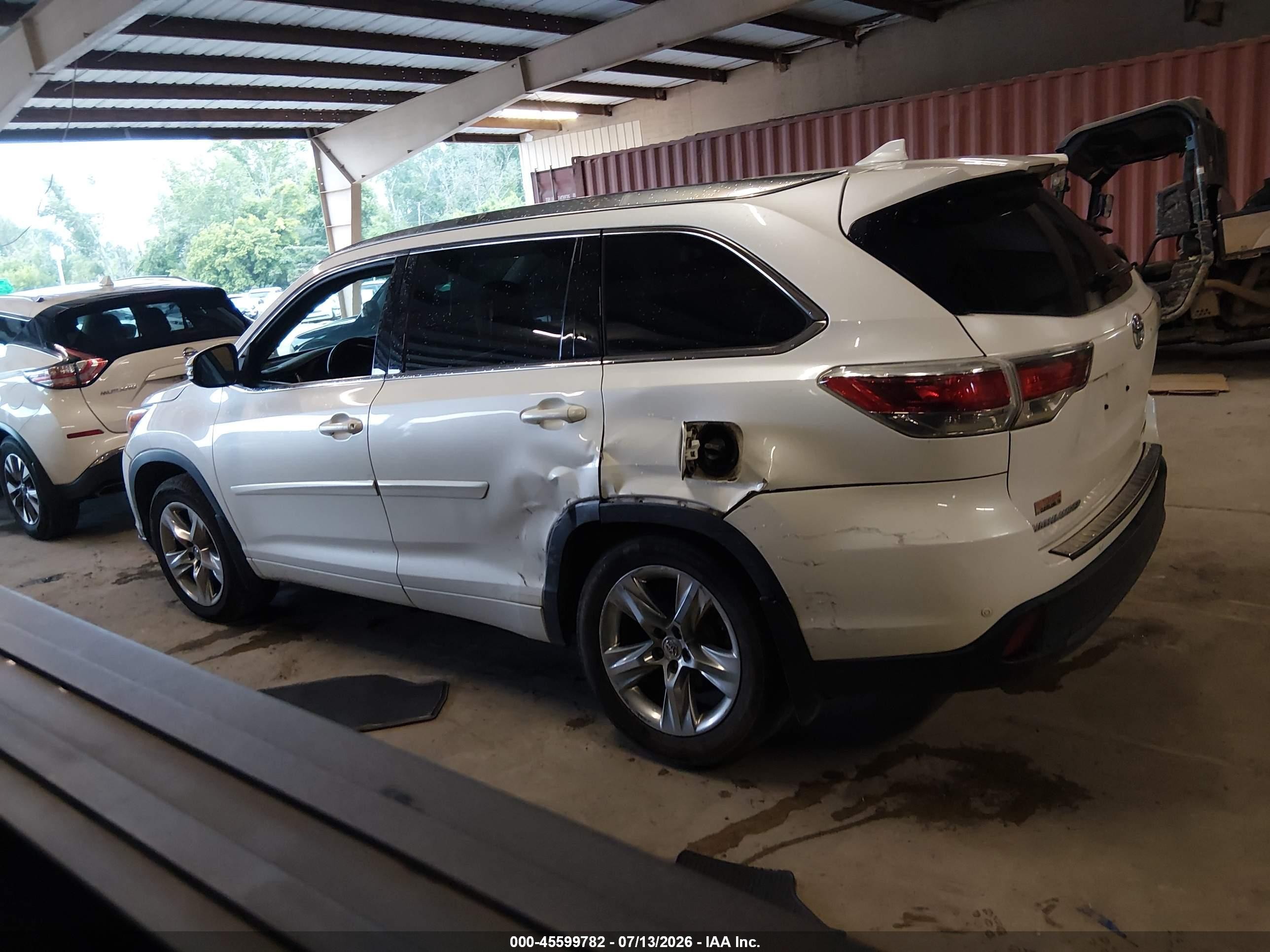 2015 Toyota Highlander Limited Platinum V6 White vin: 5TDDKRFH2FS183954