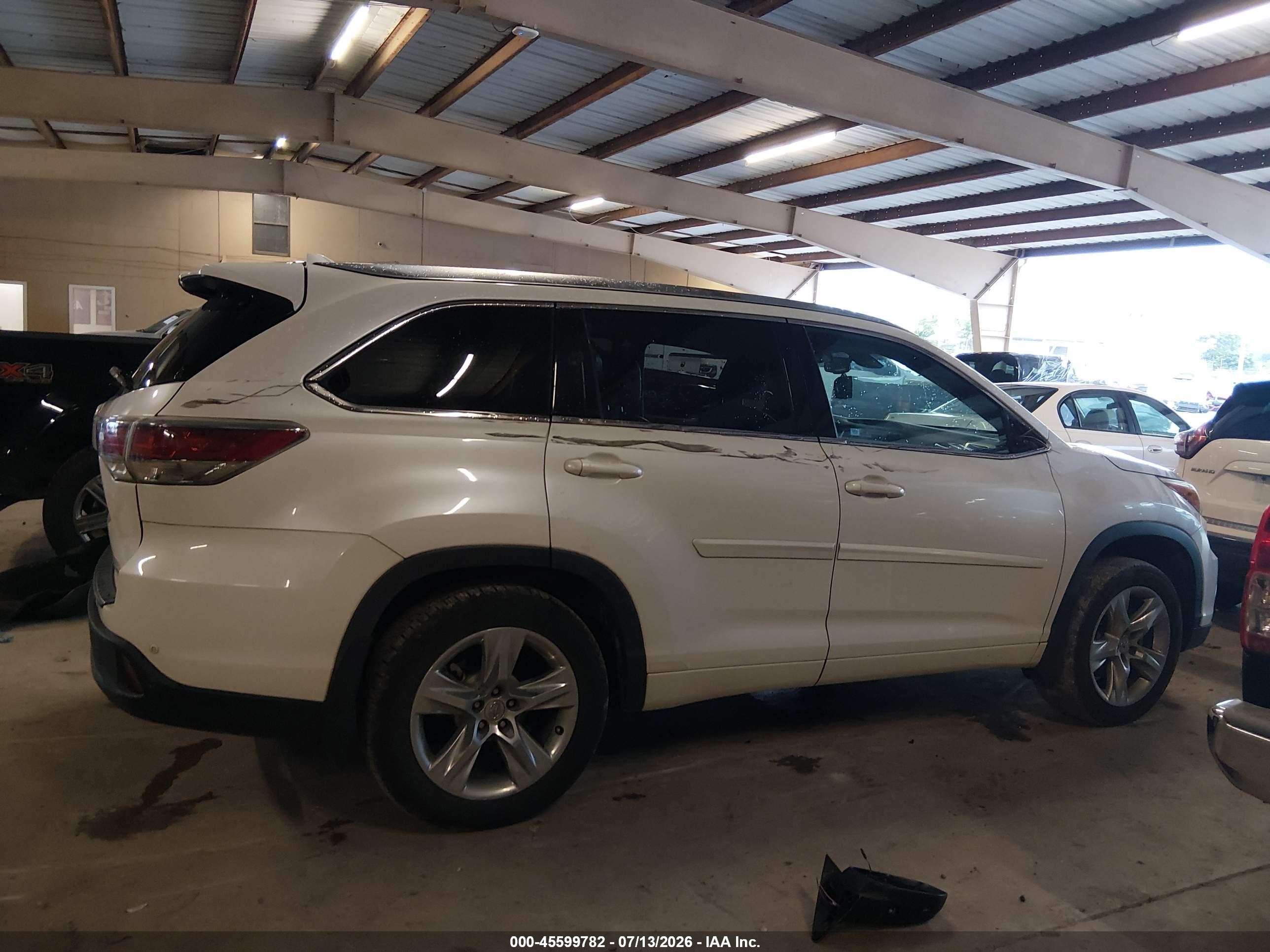 2015 Toyota Highlander Limited Platinum V6 White vin: 5TDDKRFH2FS183954