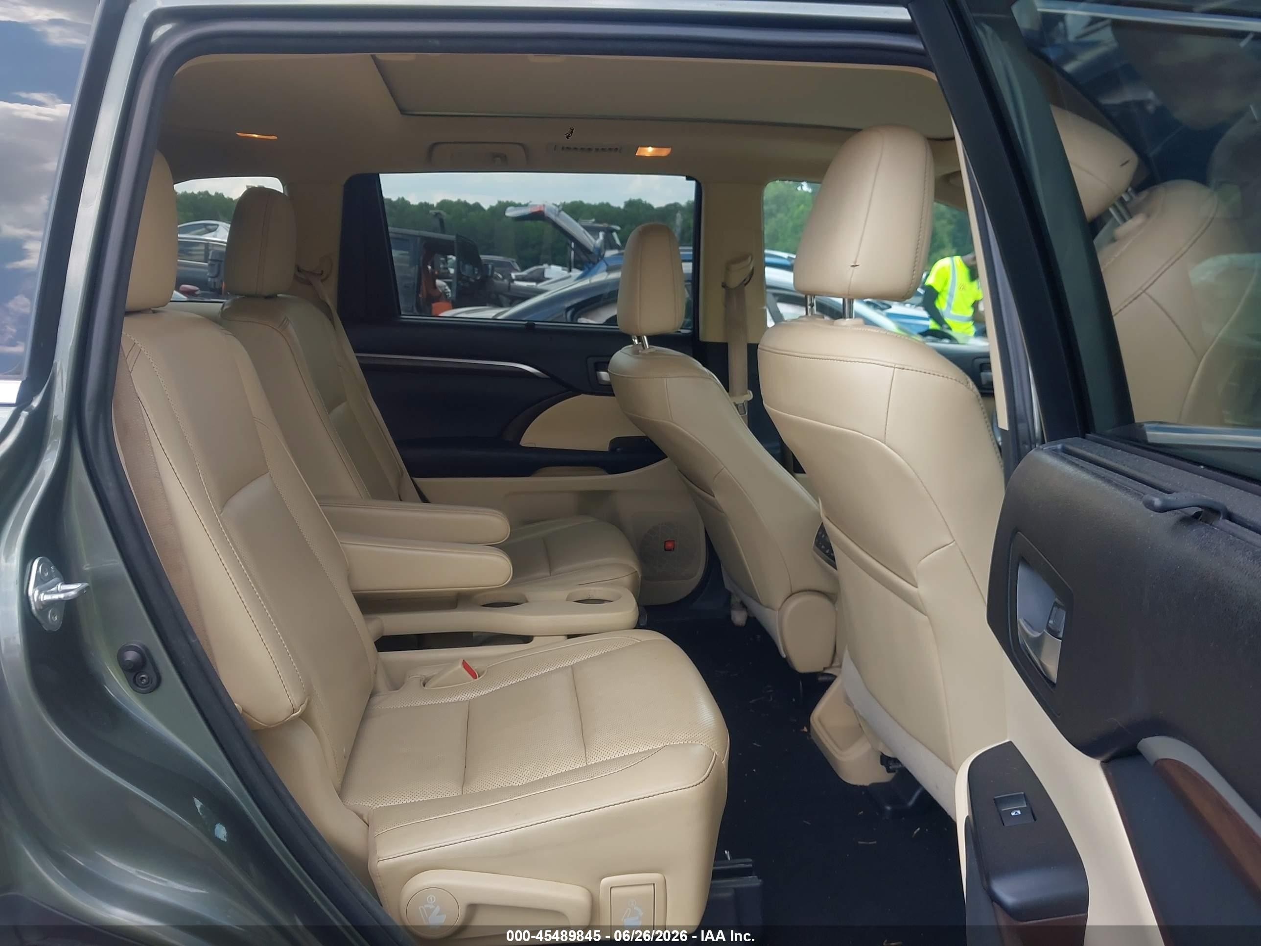 2015 Toyota Highlander Limited Platinum V6 Green vin: 5TDDKRFH2FS187020