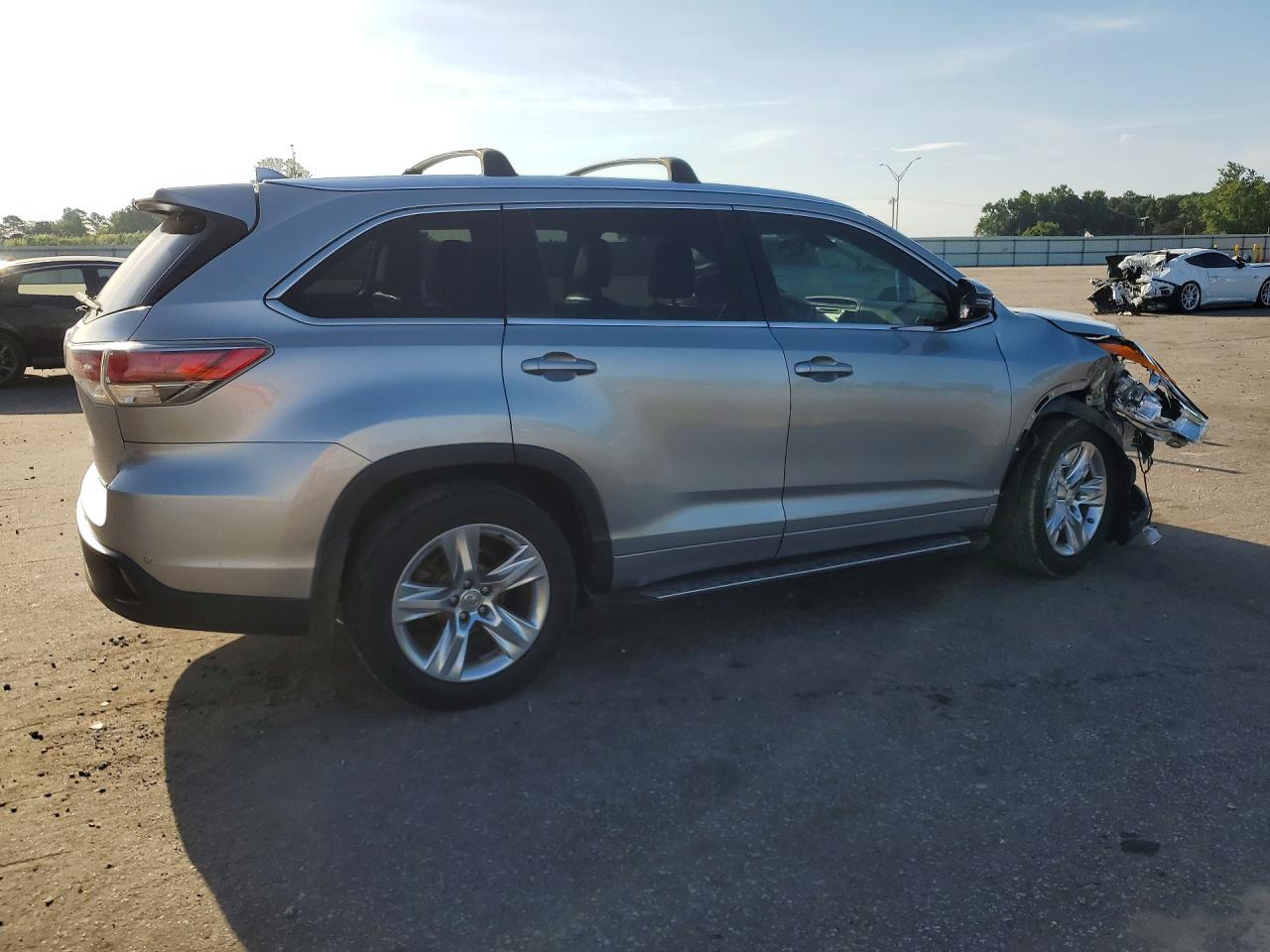 2015 Toyota Highlander Limited Platinum Silver vin: 5TDDKRFH2FS191276