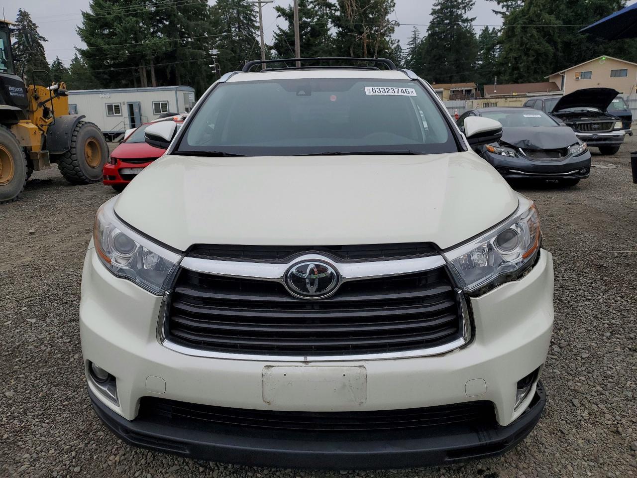 2015 Toyota Highlander Limited Platinum White vin: 5TDDKRFH2FS205225