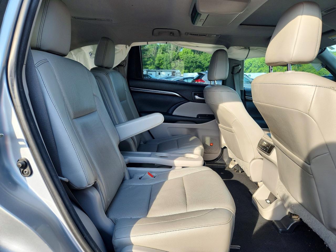 2014 Toyota Highlander Limited Silver vin: 5TDDKRFH3ES027243