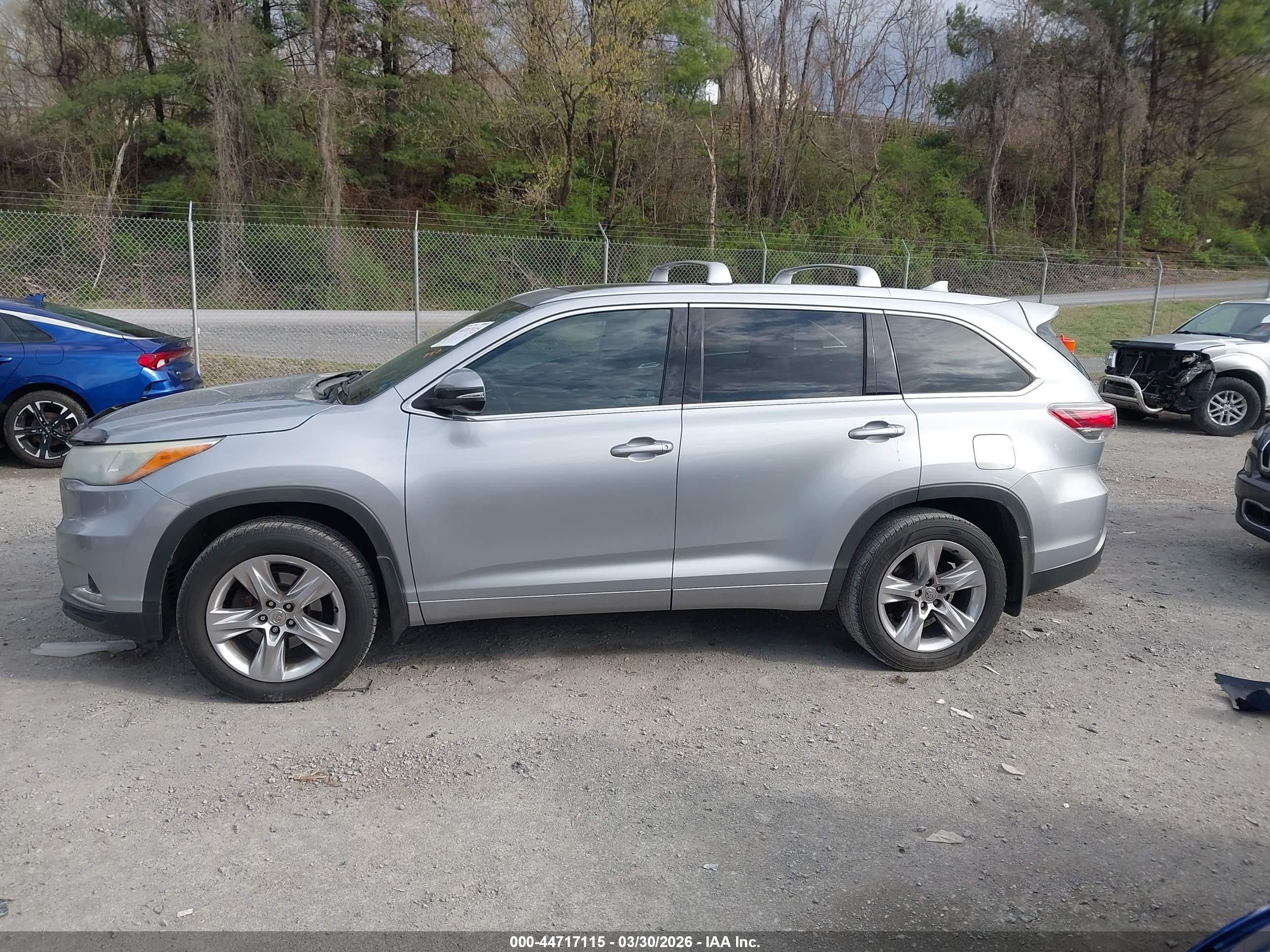 2014 Toyota Highlander Limited Platinum V6 Silver vin: 5TDDKRFH3ES040526