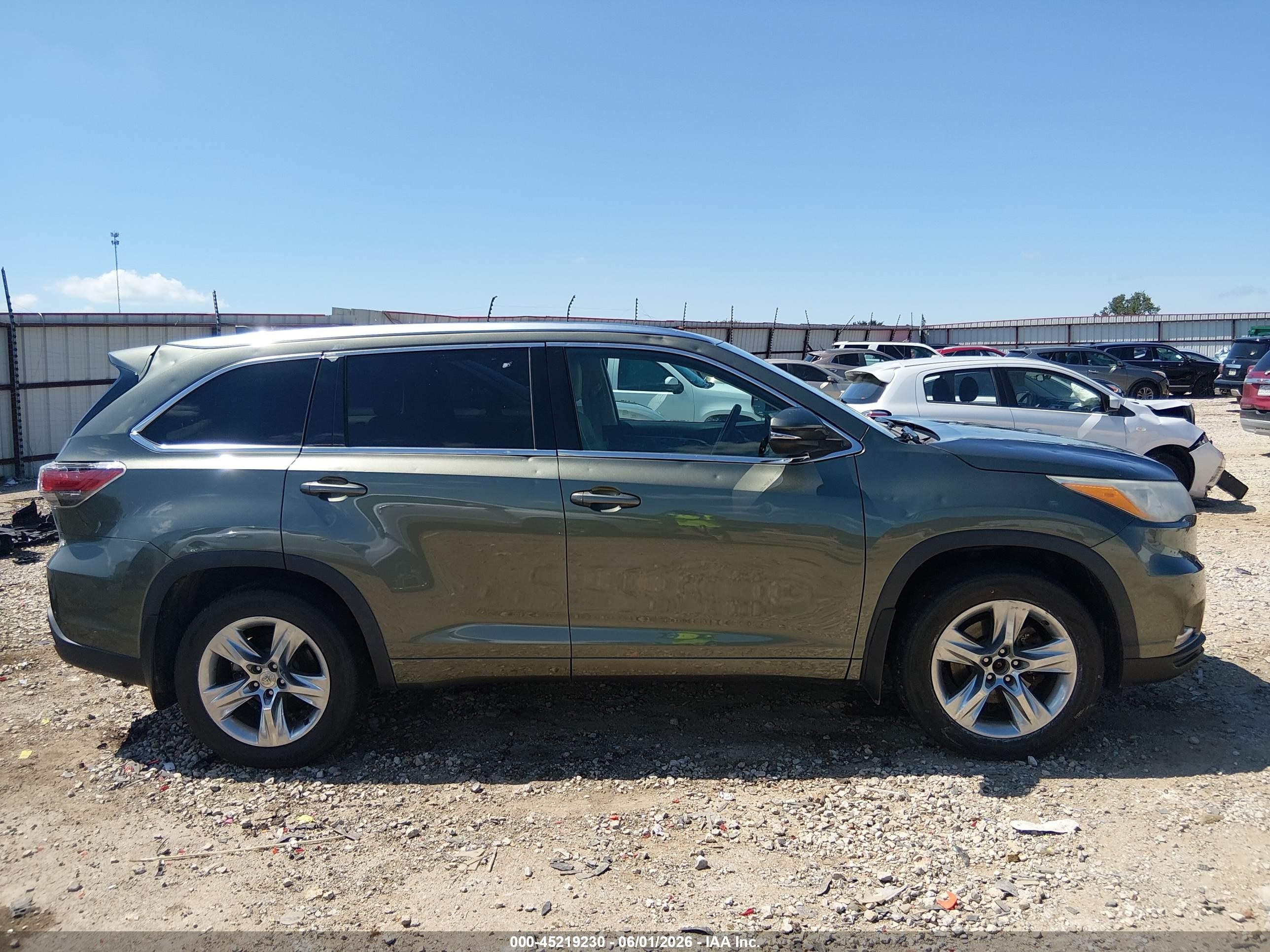 2015 Toyota Highlander Limited Platinum V6 Серый vin: 5TDDKRFH3FS088397