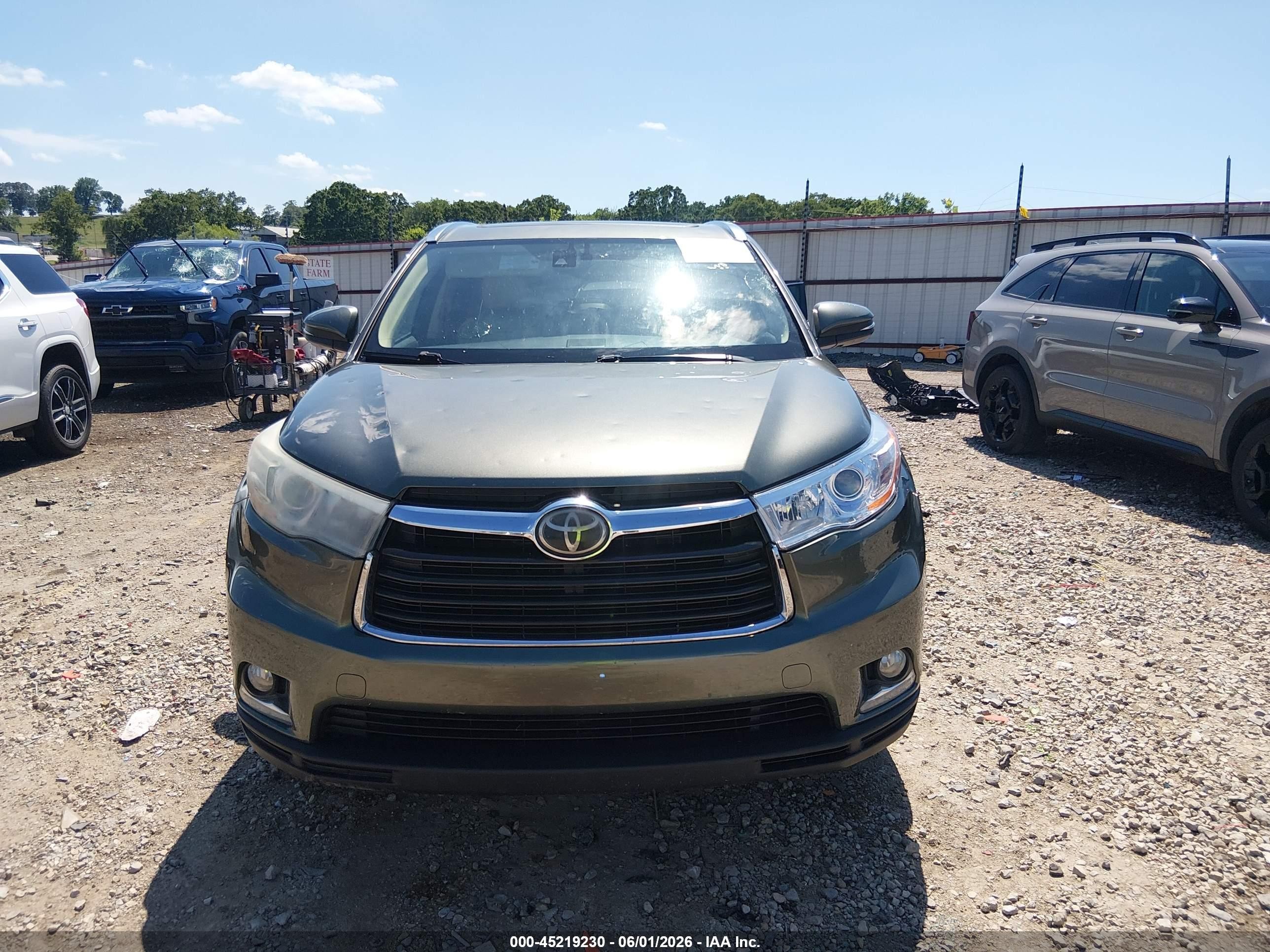 2015 Toyota Highlander Limited Platinum V6 Серый vin: 5TDDKRFH3FS088397