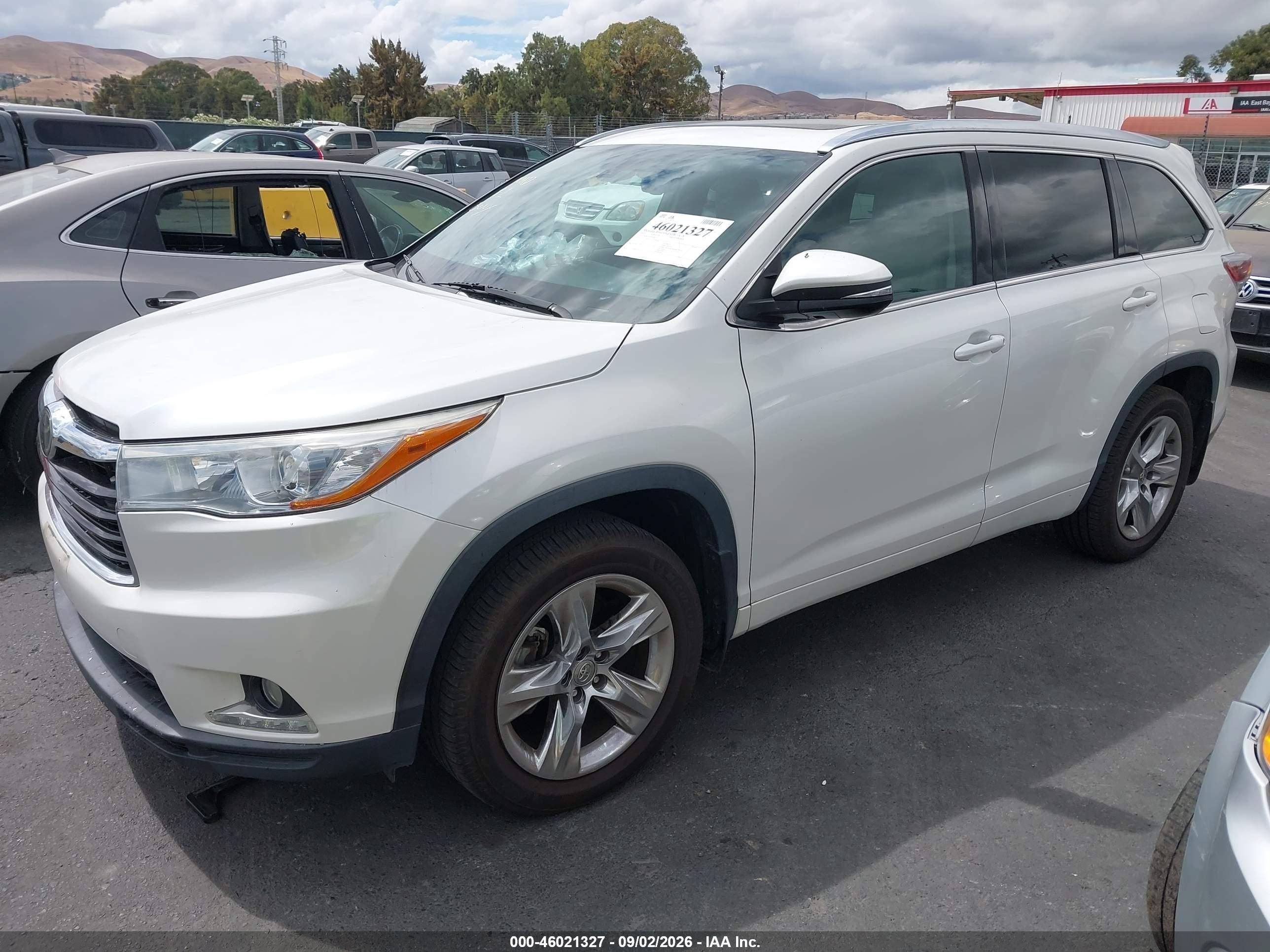 2015 Toyota Highlander Limited Platinum V6 White vin: 5TDDKRFH3FS100774