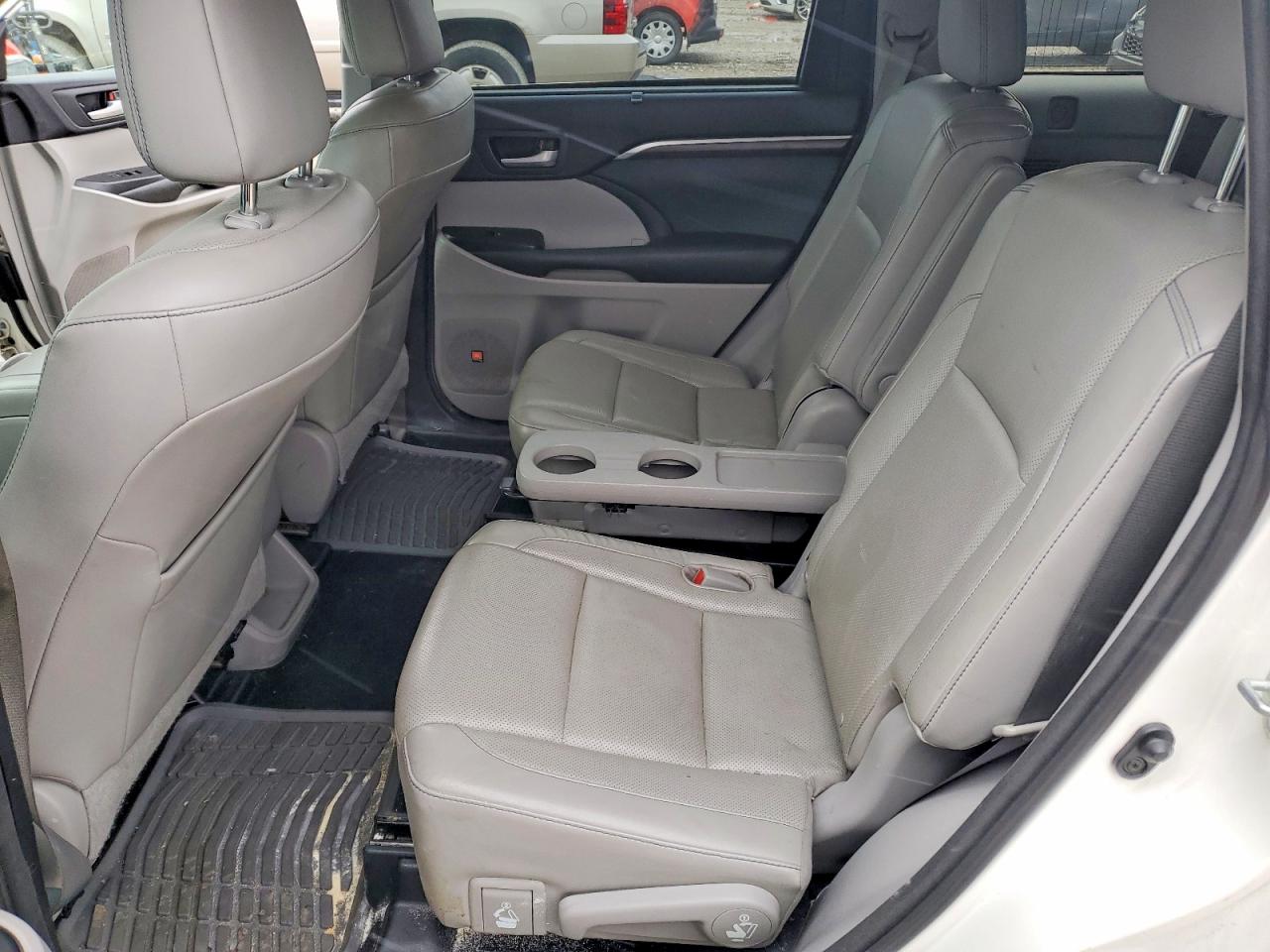 2015 Toyota Highlander Limited White vin: 5TDDKRFH3FS103593