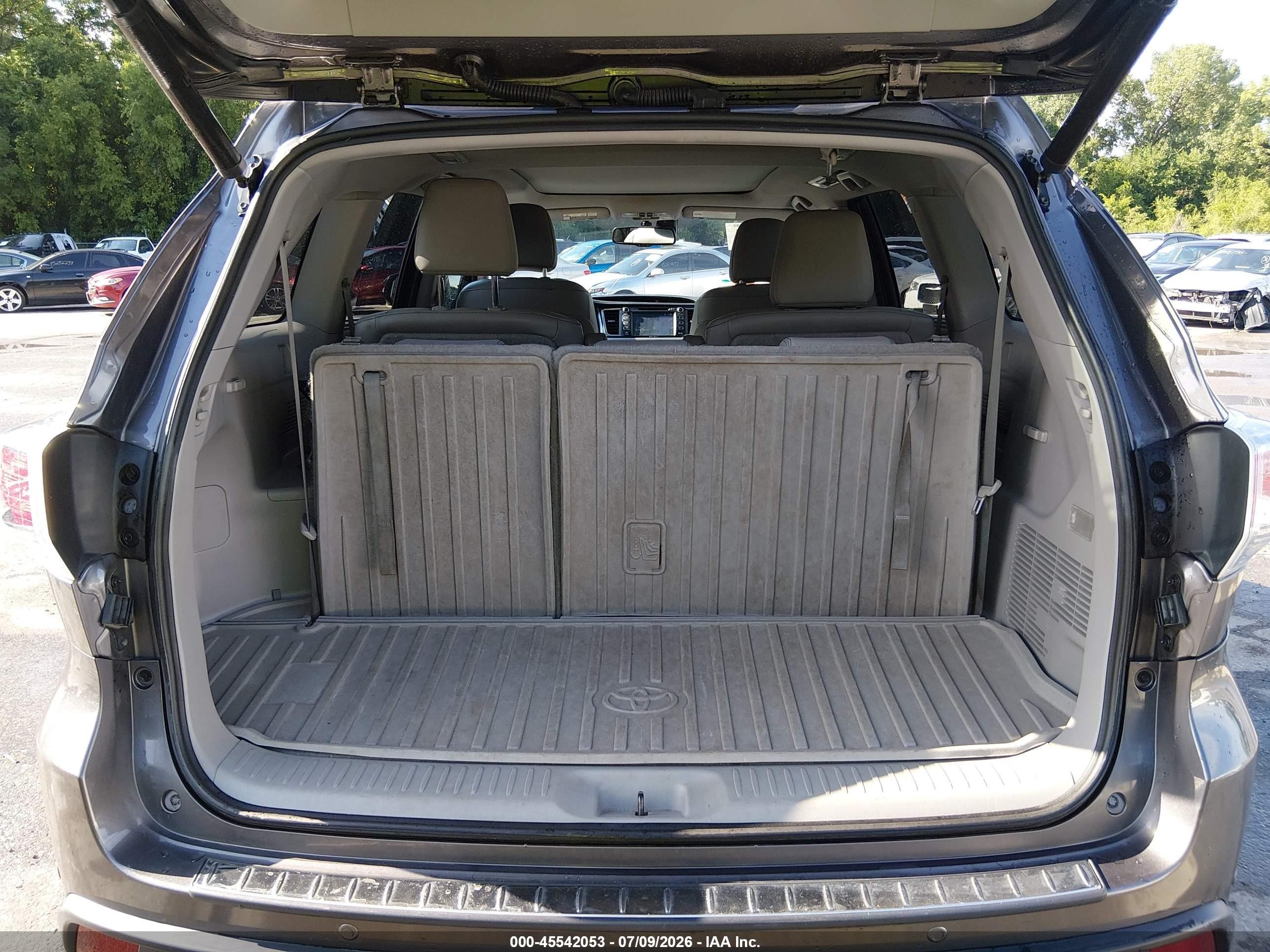 2015 Toyota Highlander Limited Platinum V6 Серый vin: 5TDDKRFH3FS105179