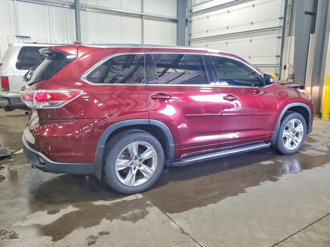 2015 Toyota Highlander Limited Platinum Maroon vin: 5TDDKRFH3FS114450