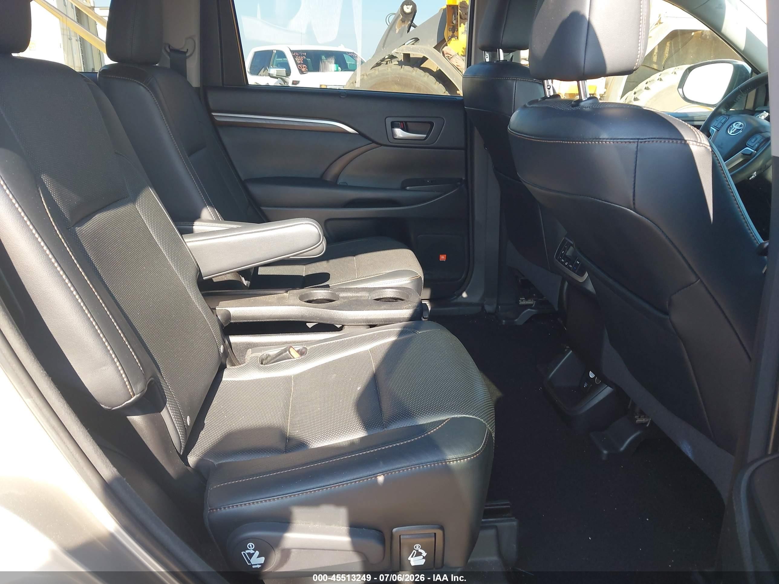2015 Toyota Highlander Limited V6 Gold vin: 5TDDKRFH3FS185910