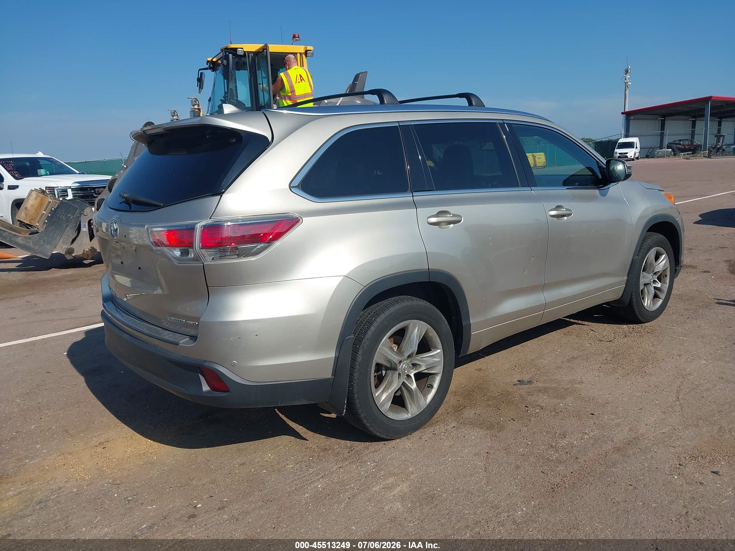 2015 Toyota Highlander Limited V6 Gold vin: 5TDDKRFH3FS185910
