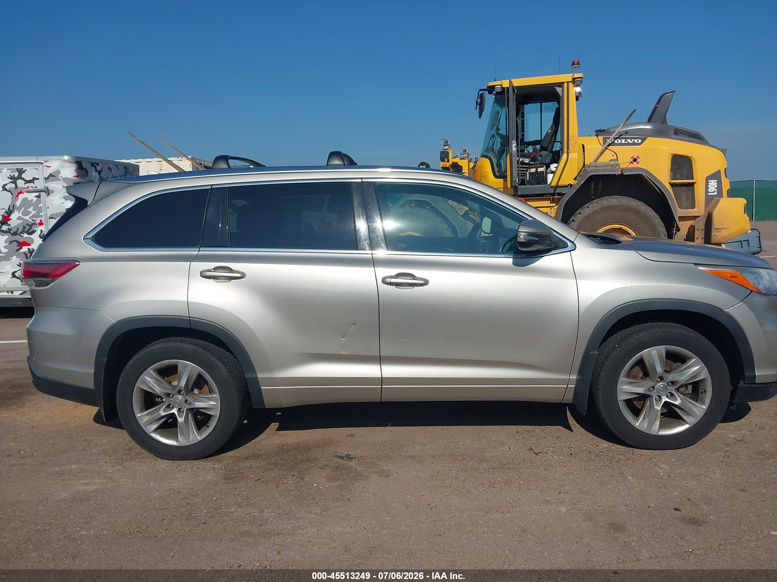 2015 Toyota Highlander Limited V6 Gold vin: 5TDDKRFH3FS185910
