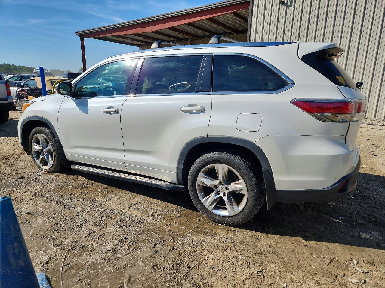 2015 Toyota Highlander Limited White vin: 5TDDKRFH3FS199547