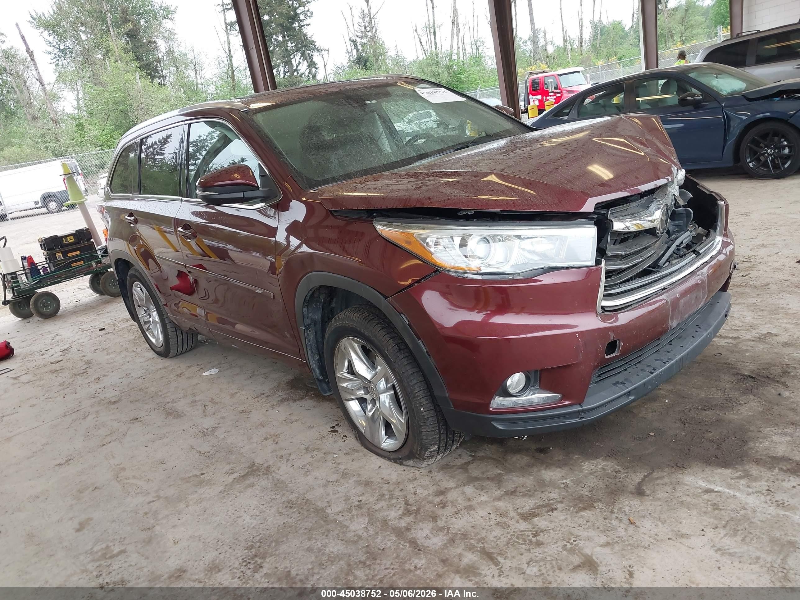 2015 Toyota Highlander Limited Platinum V6 Red vin: 5TDDKRFH4FS097531