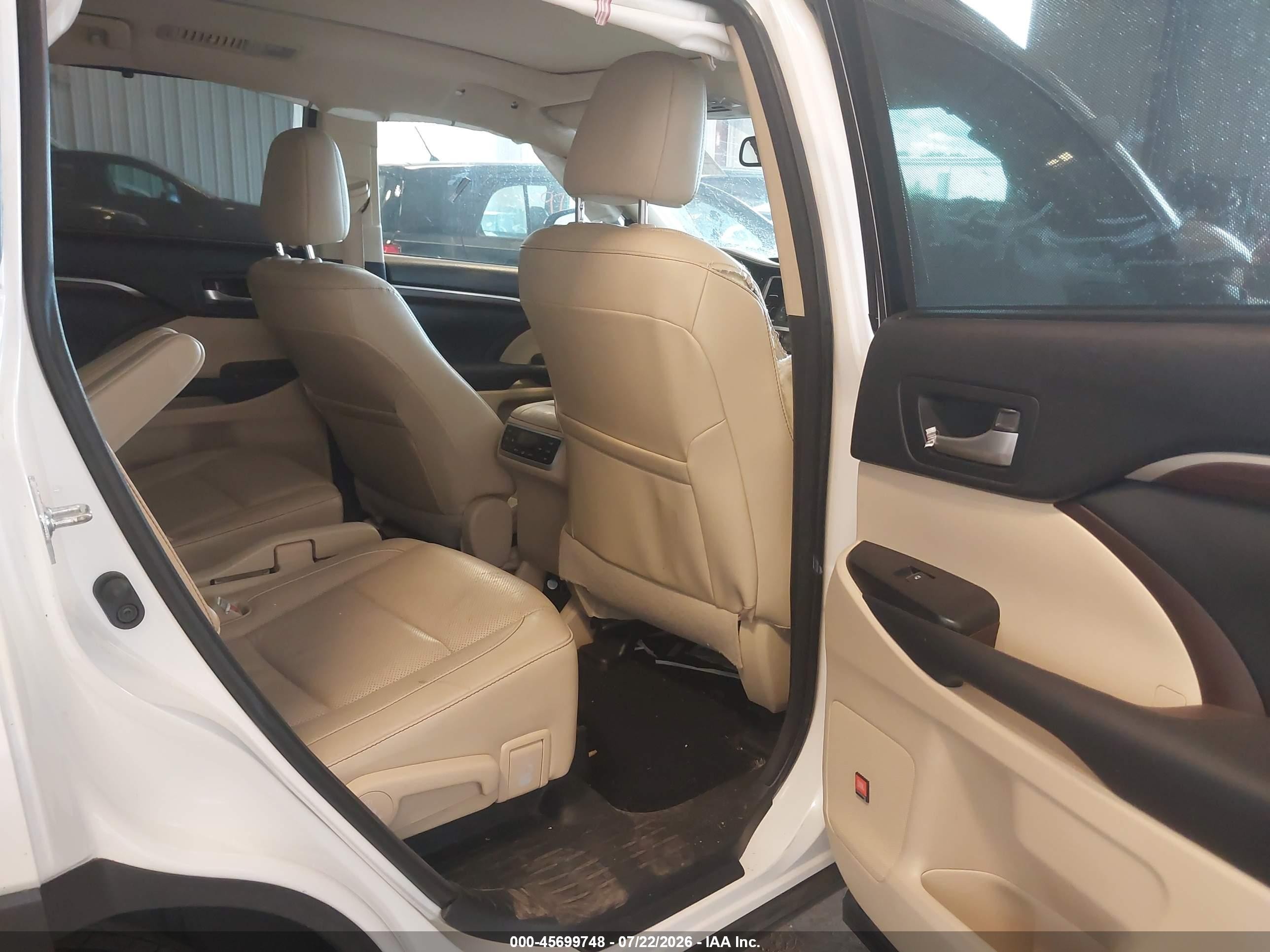 2015 Toyota Highlander Limited/ltd Platinum White vin: 5TDDKRFH4FS188749