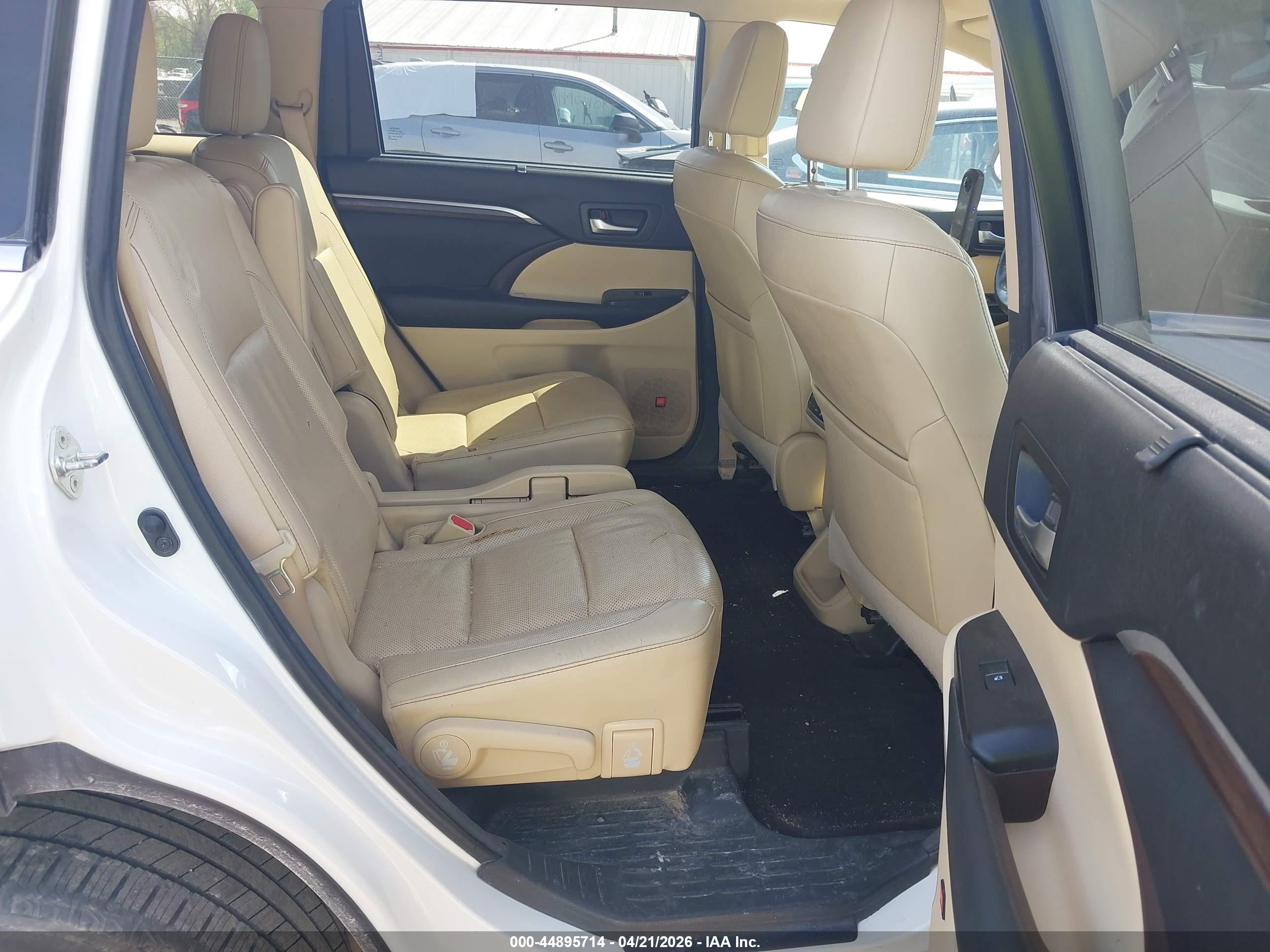 2015 Toyota Highlander Limited Platinum V6 White vin: 5TDDKRFH4FS203864