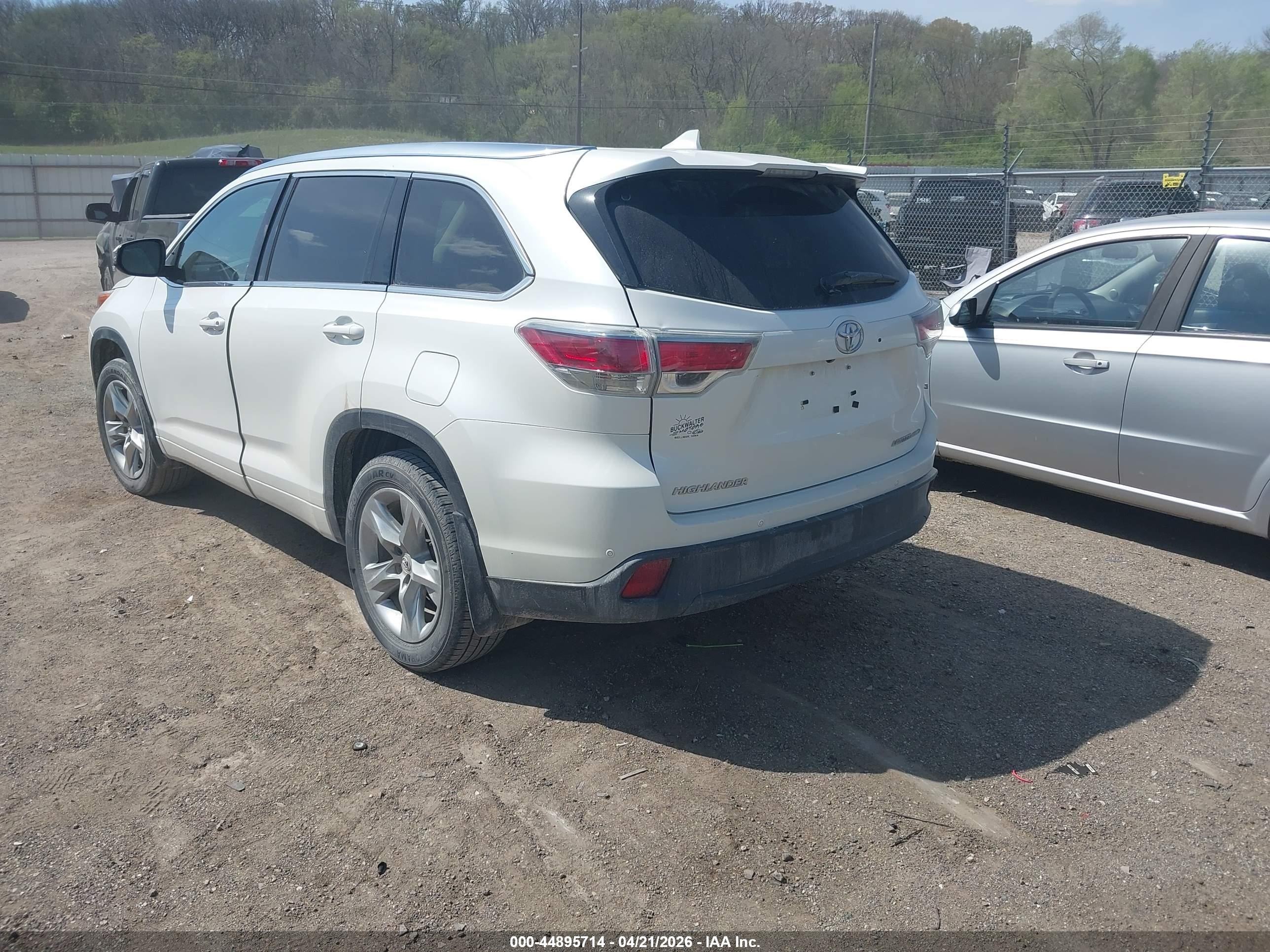 2015 Toyota Highlander Limited Platinum V6 White vin: 5TDDKRFH4FS203864