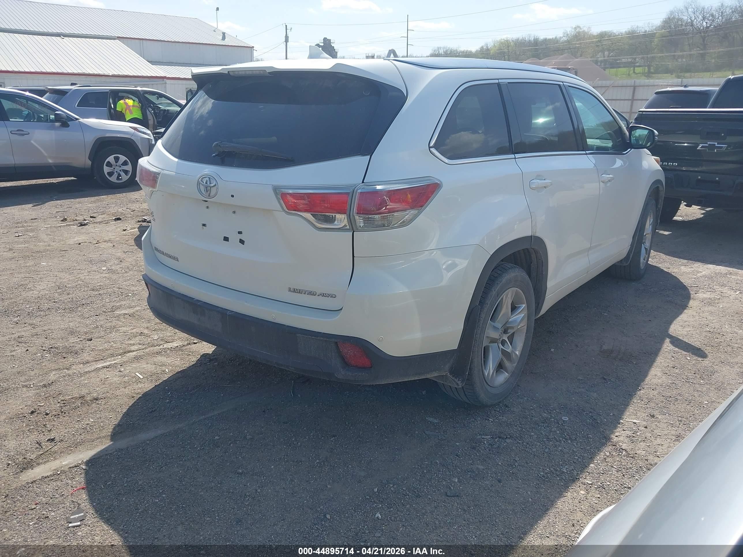 2015 Toyota Highlander Limited Platinum V6 White vin: 5TDDKRFH4FS203864