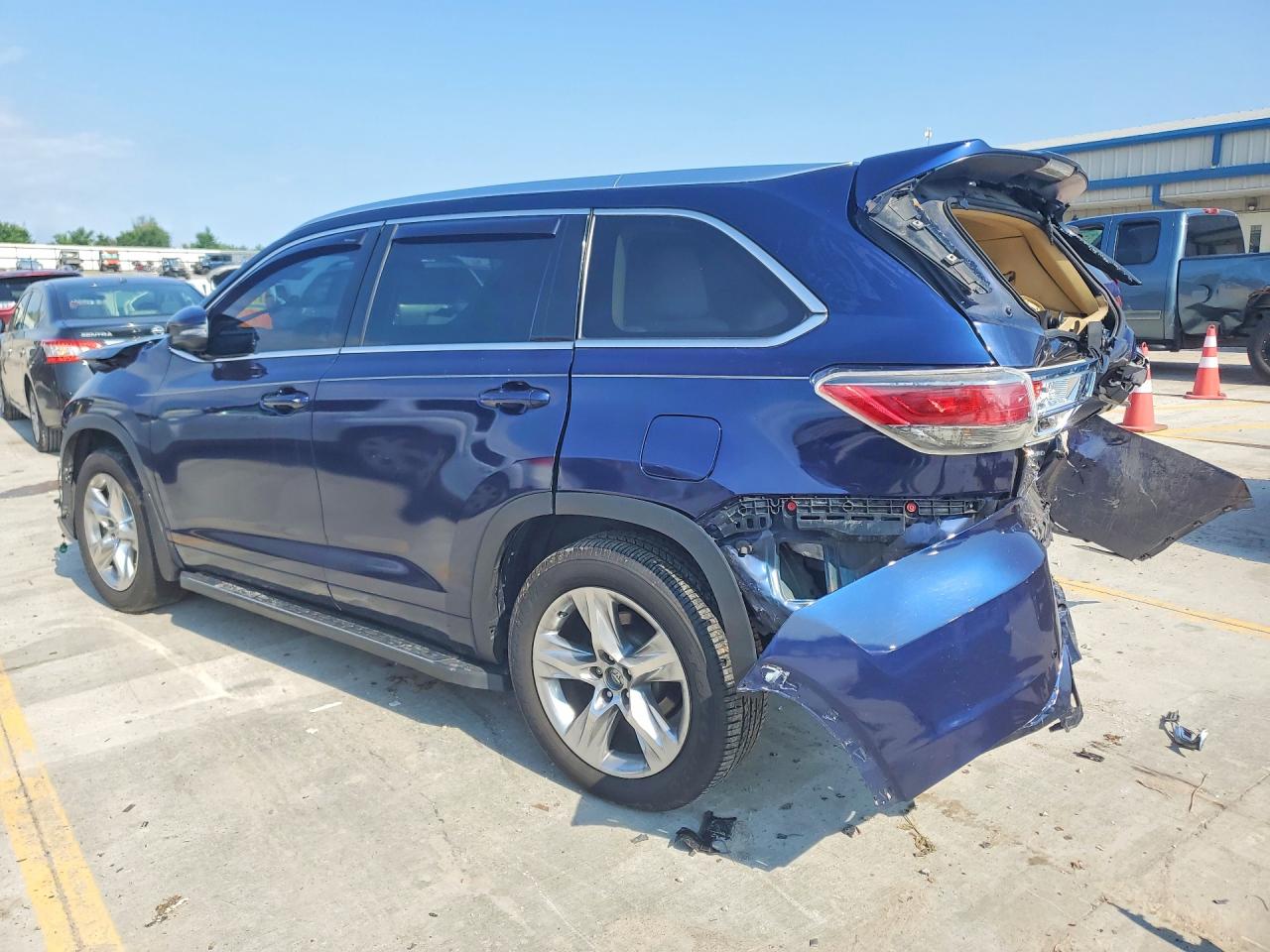 2015 Toyota Highlander Blue vin: 5TDDKRFH5FS088210