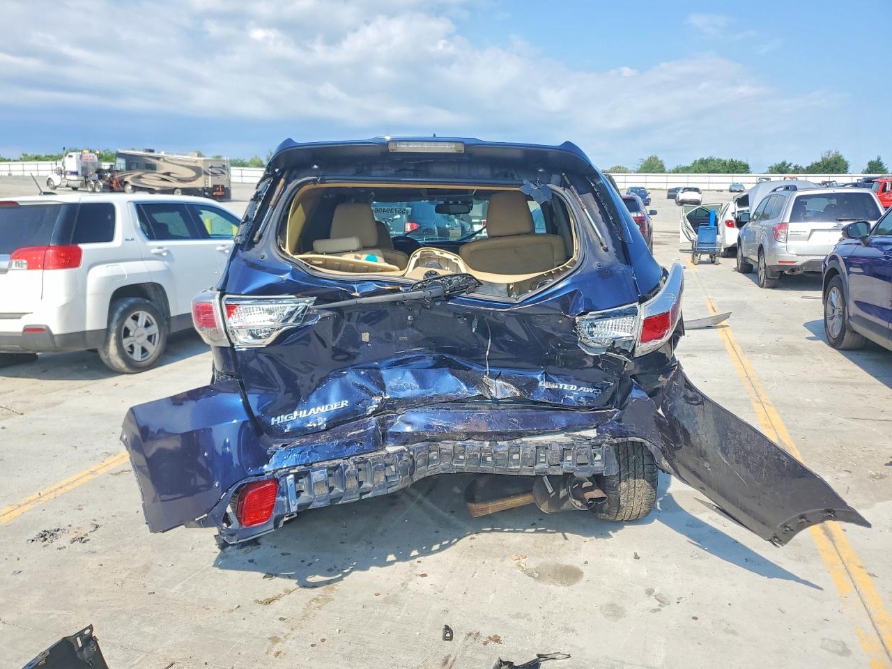 2015 Toyota Highlander Blue vin: 5TDDKRFH5FS088210