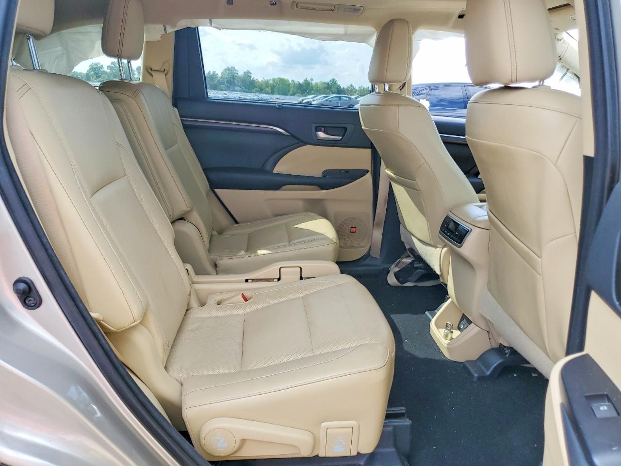 2015 Toyota Highlander Limited Beige vin: 5TDDKRFH5FS092998