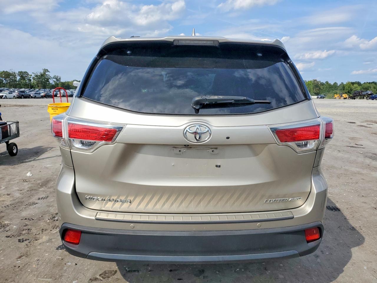 2015 Toyota Highlander Limited Beige vin: 5TDDKRFH5FS092998
