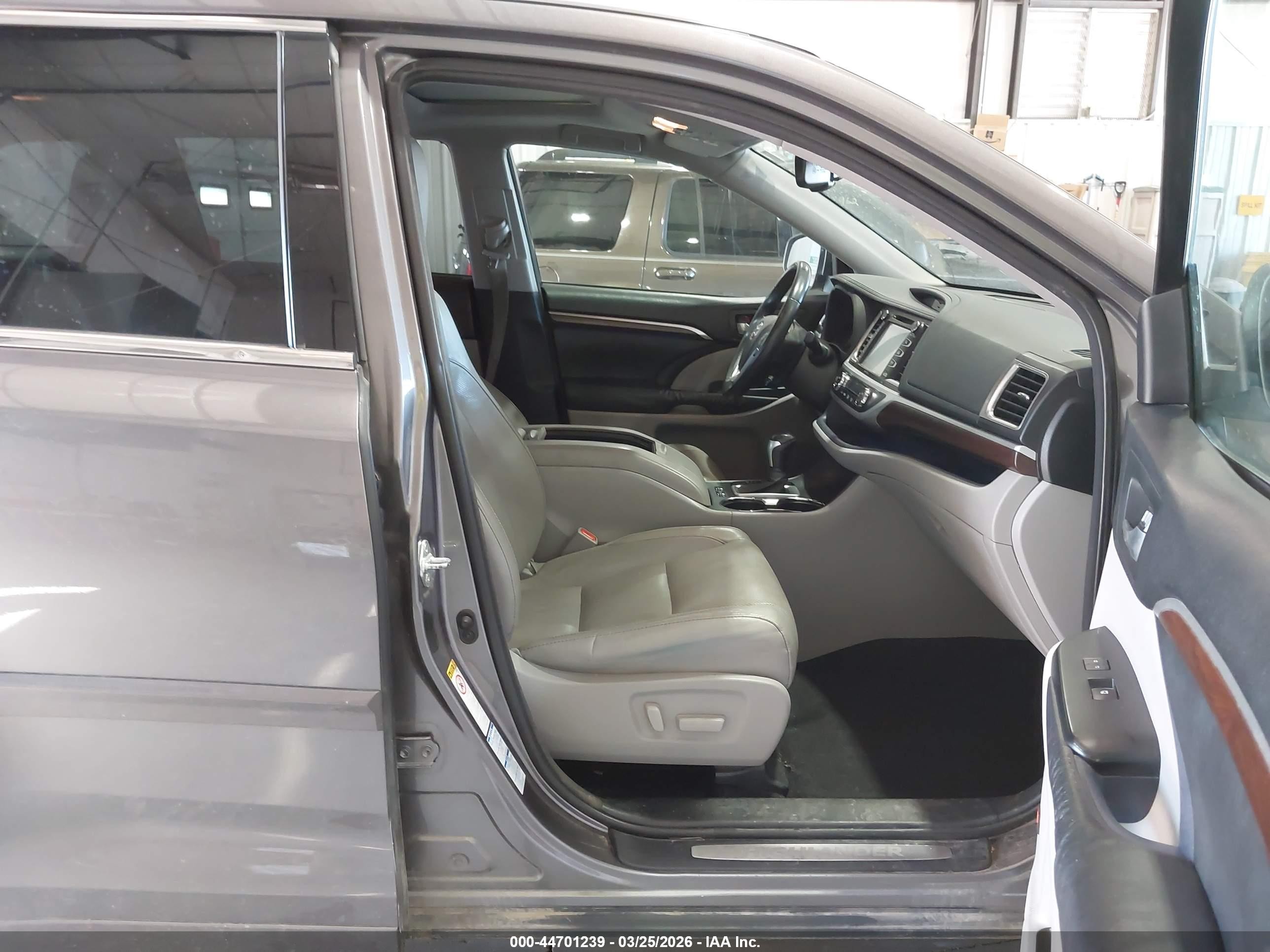 2015 Toyota Highlander Limited V6 Gray vin: 5TDDKRFH5FS124297