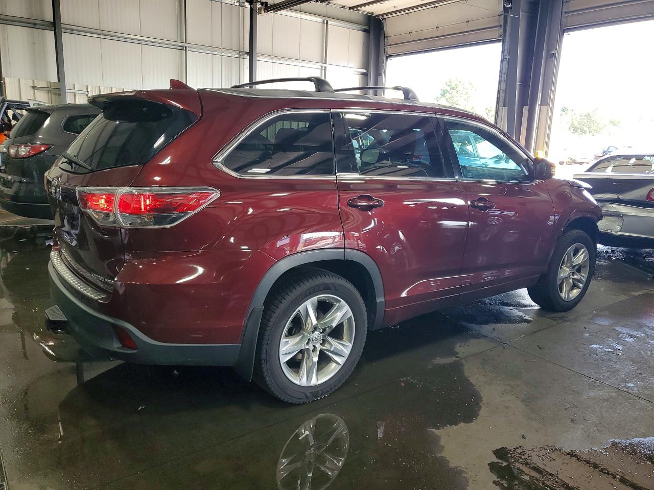 2015 Toyota Highlander Limited Burgundy vin: 5TDDKRFH5FS206904