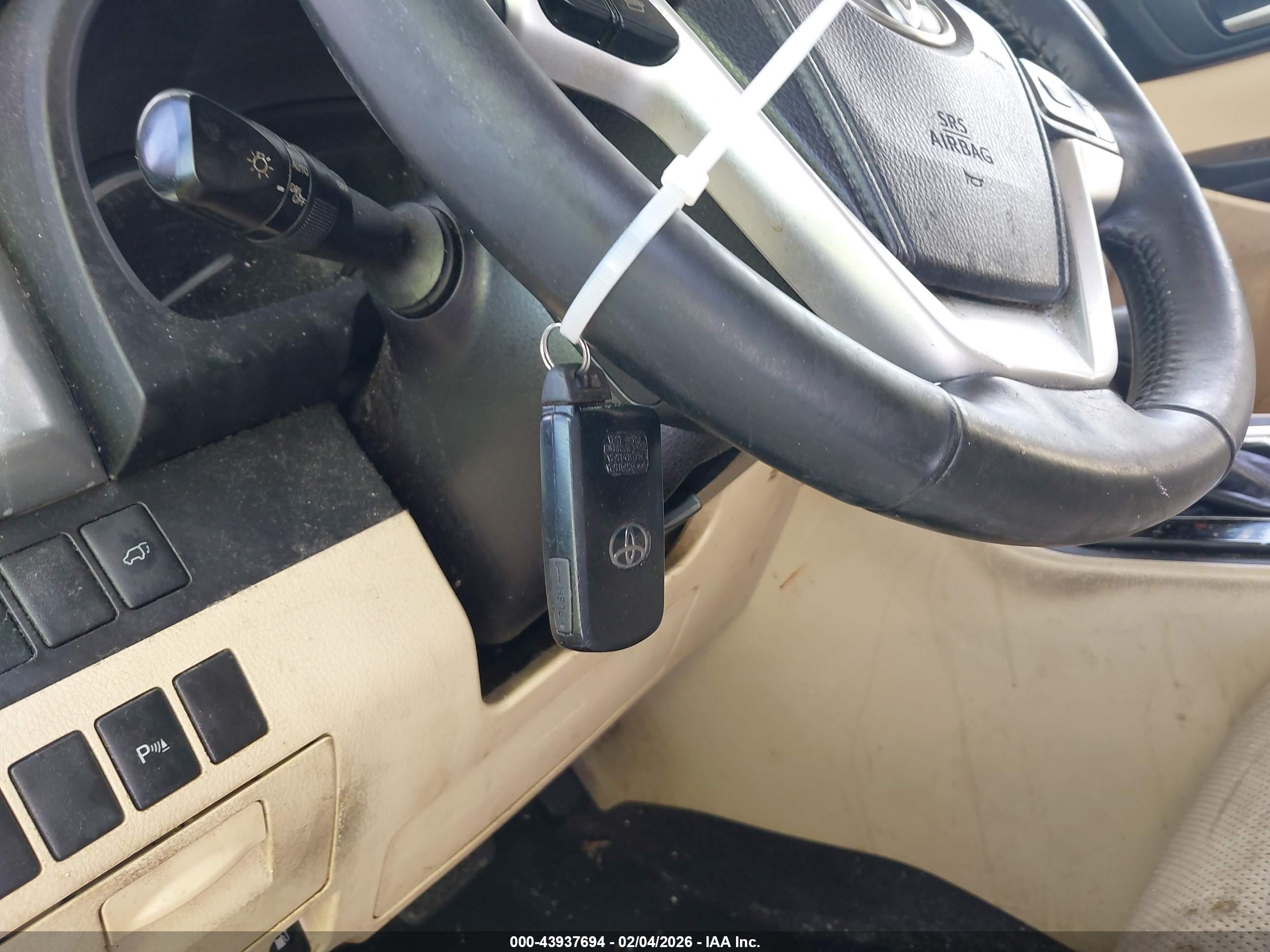 2015 Toyota Highlander Limited V6 Золотой vin: 5TDDKRFH6FS080133