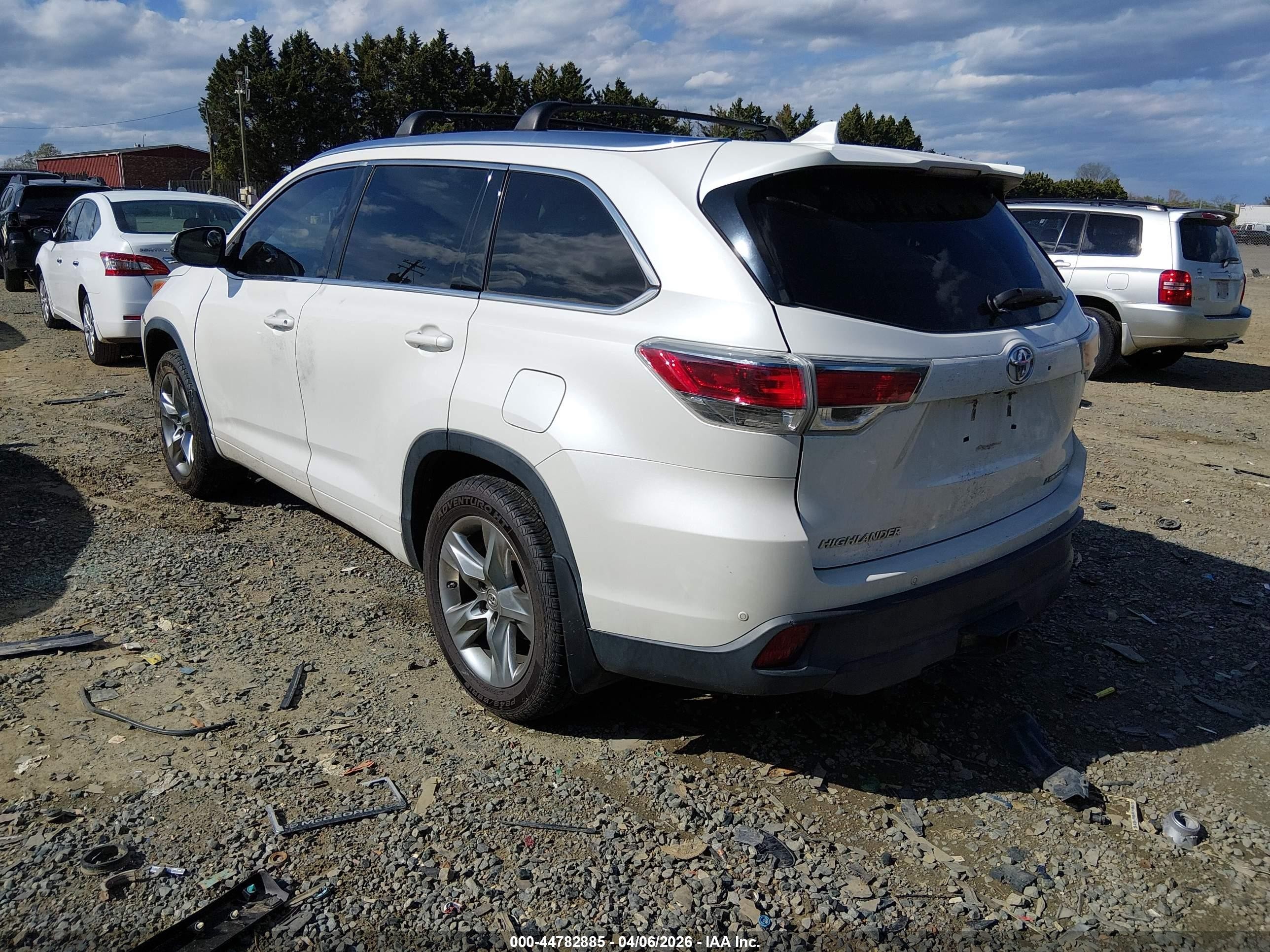 2015 Toyota Highlander Limited Platinum V6 White vin: 5TDDKRFH6FS118041