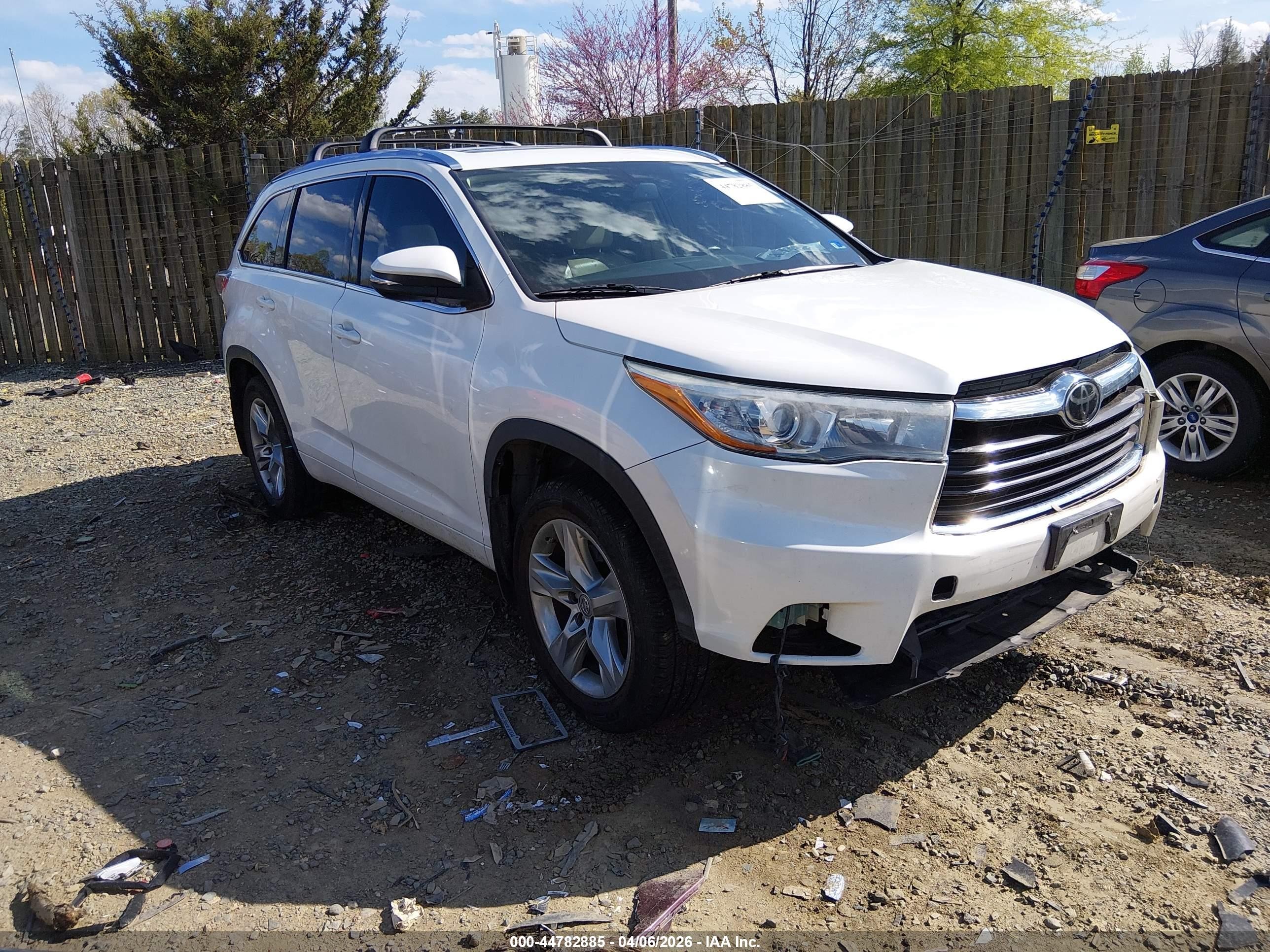 2015 Toyota Highlander Limited Platinum V6 White vin: 5TDDKRFH6FS118041