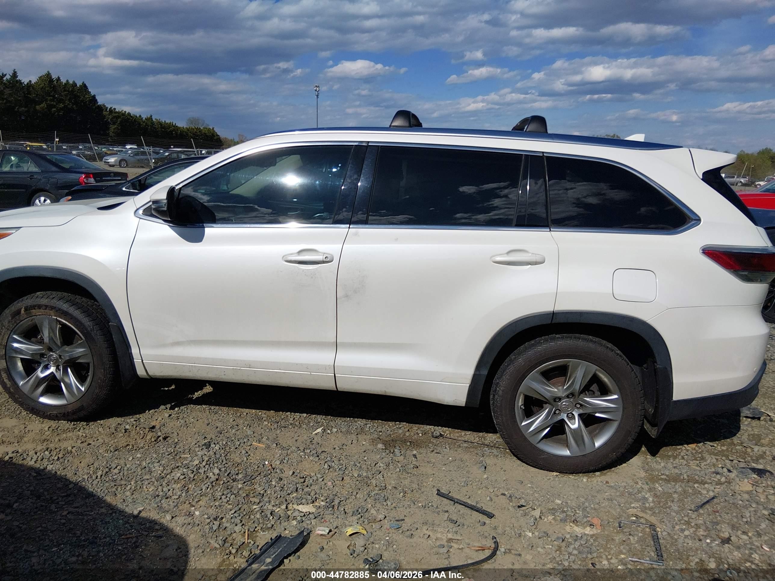 2015 Toyota Highlander Limited Platinum V6 White vin: 5TDDKRFH6FS118041