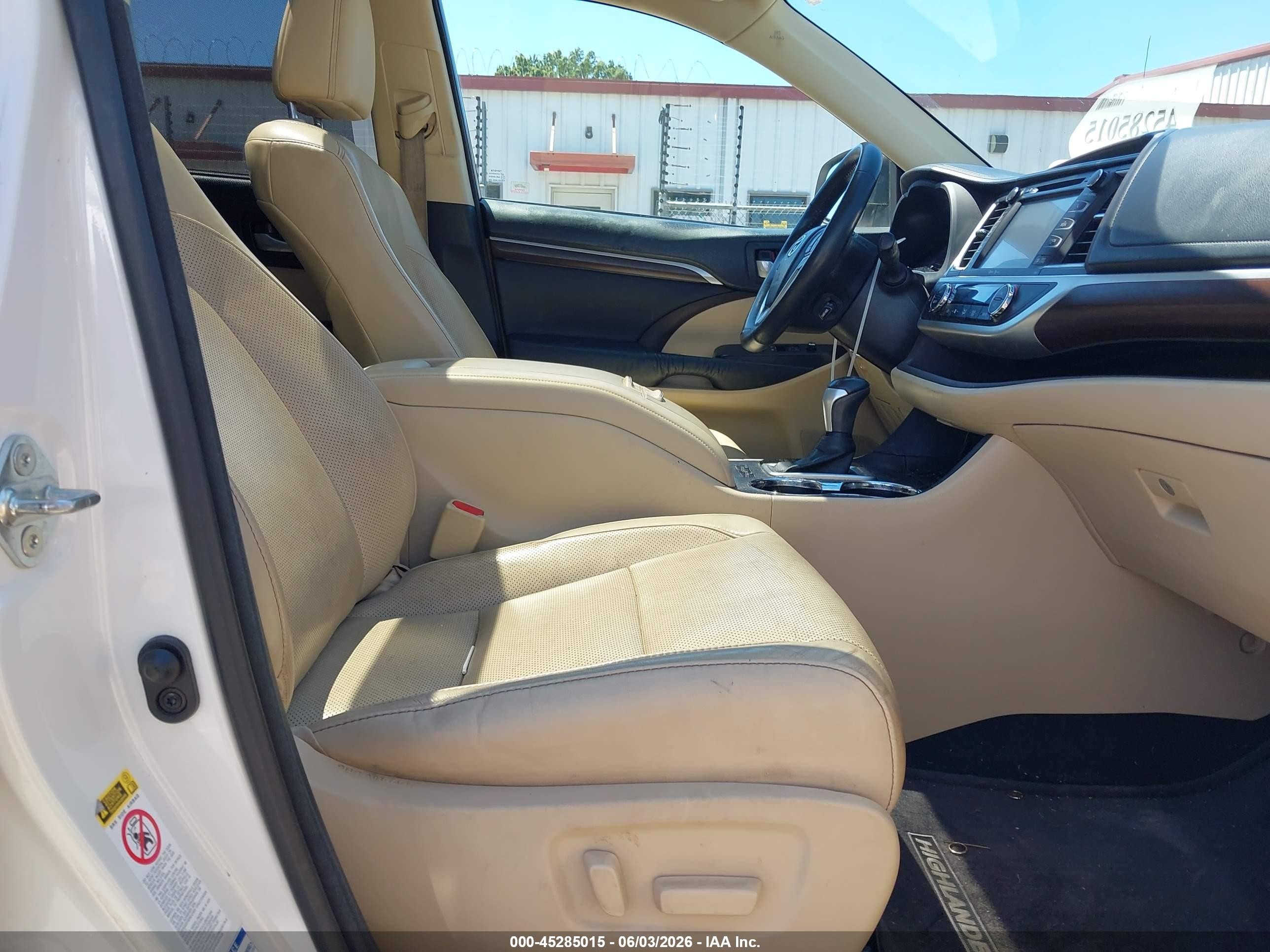 2015 Toyota Highlander Limited Platinum V6 Белый vin: 5TDDKRFH6FS129119