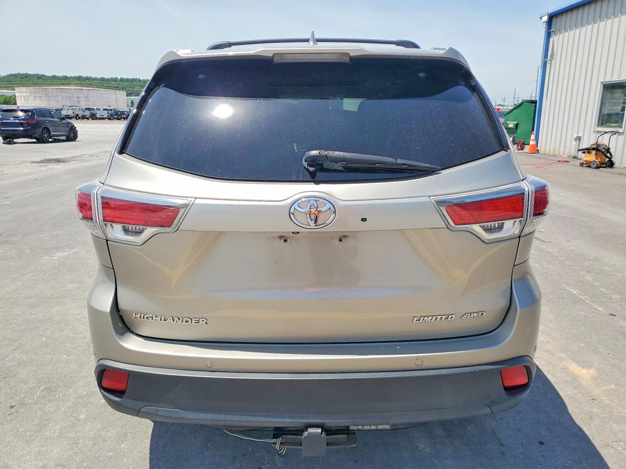 2015 Toyota Highlander Limited Platinum Tan vin: 5TDDKRFH6FS168955