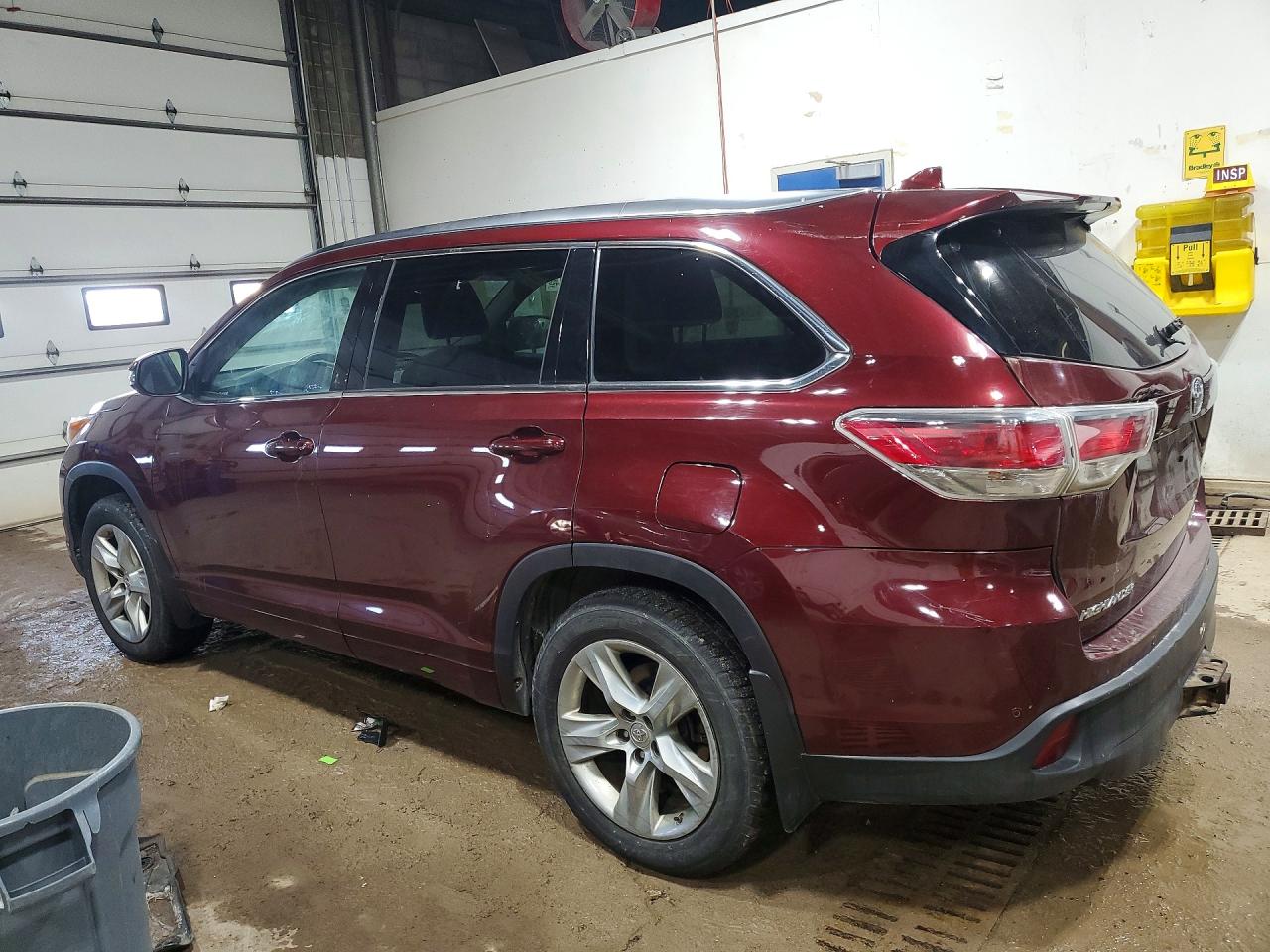 2015 Toyota Highlander Limited Красный vin: 5TDDKRFH6FS193791