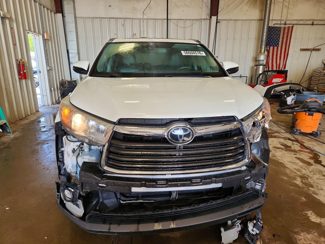 2015 Toyota Highlander Limited Platinum White vin: 5TDDKRFH6FS214641
