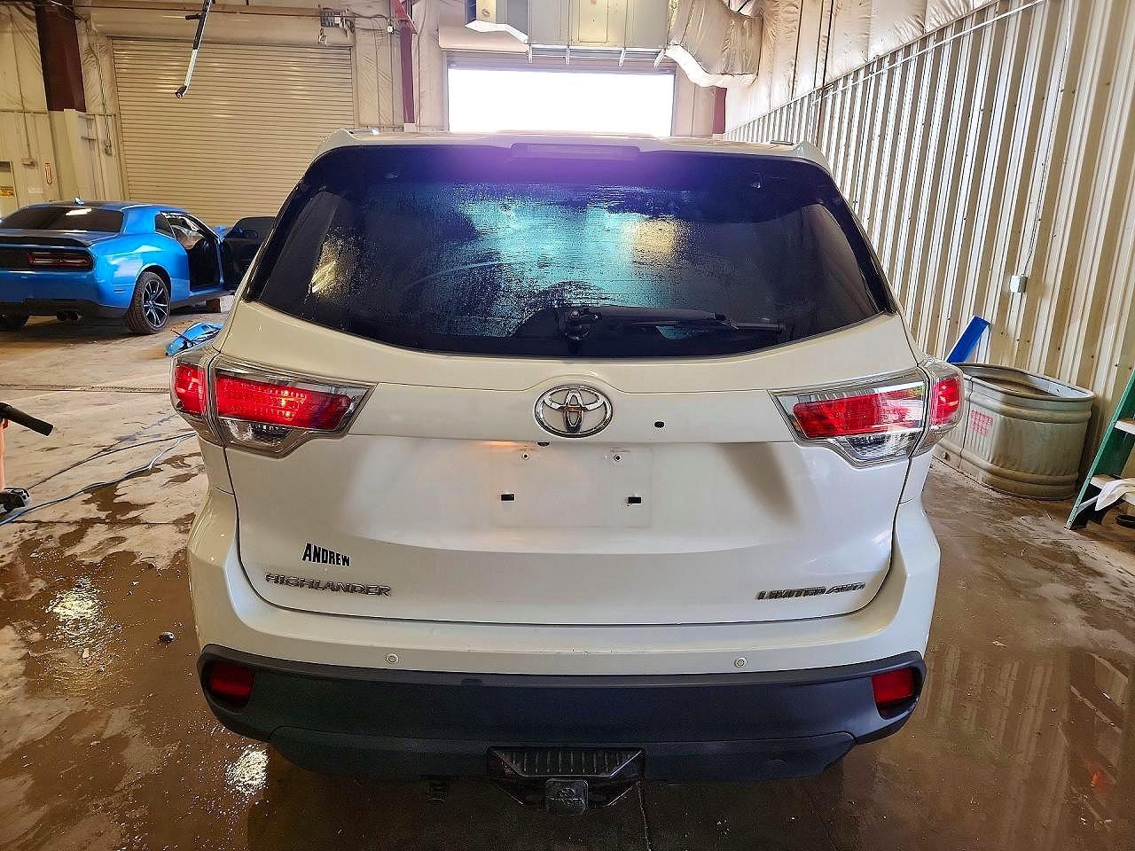 2015 Toyota Highlander Limited Platinum White vin: 5TDDKRFH6FS214641